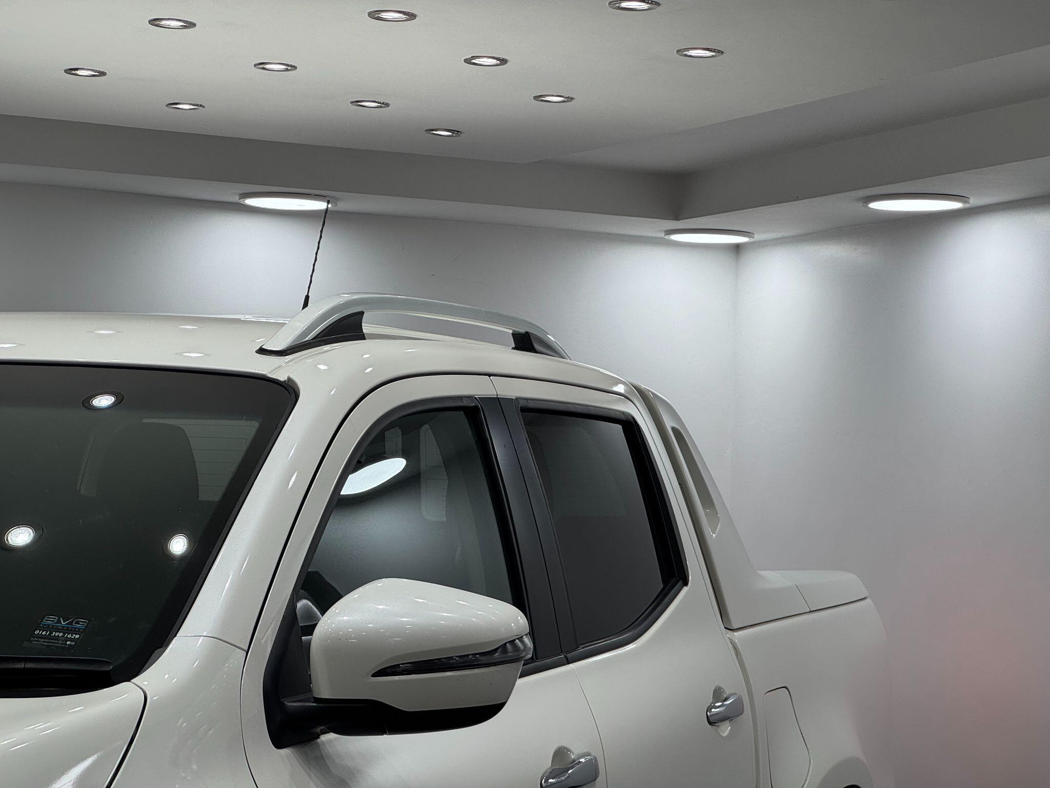 Mercedes-Benz X-Class view 16