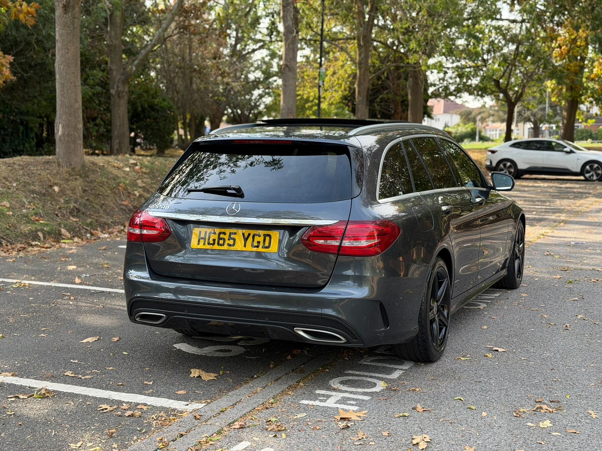Mercedes-Benz C-Class view 3