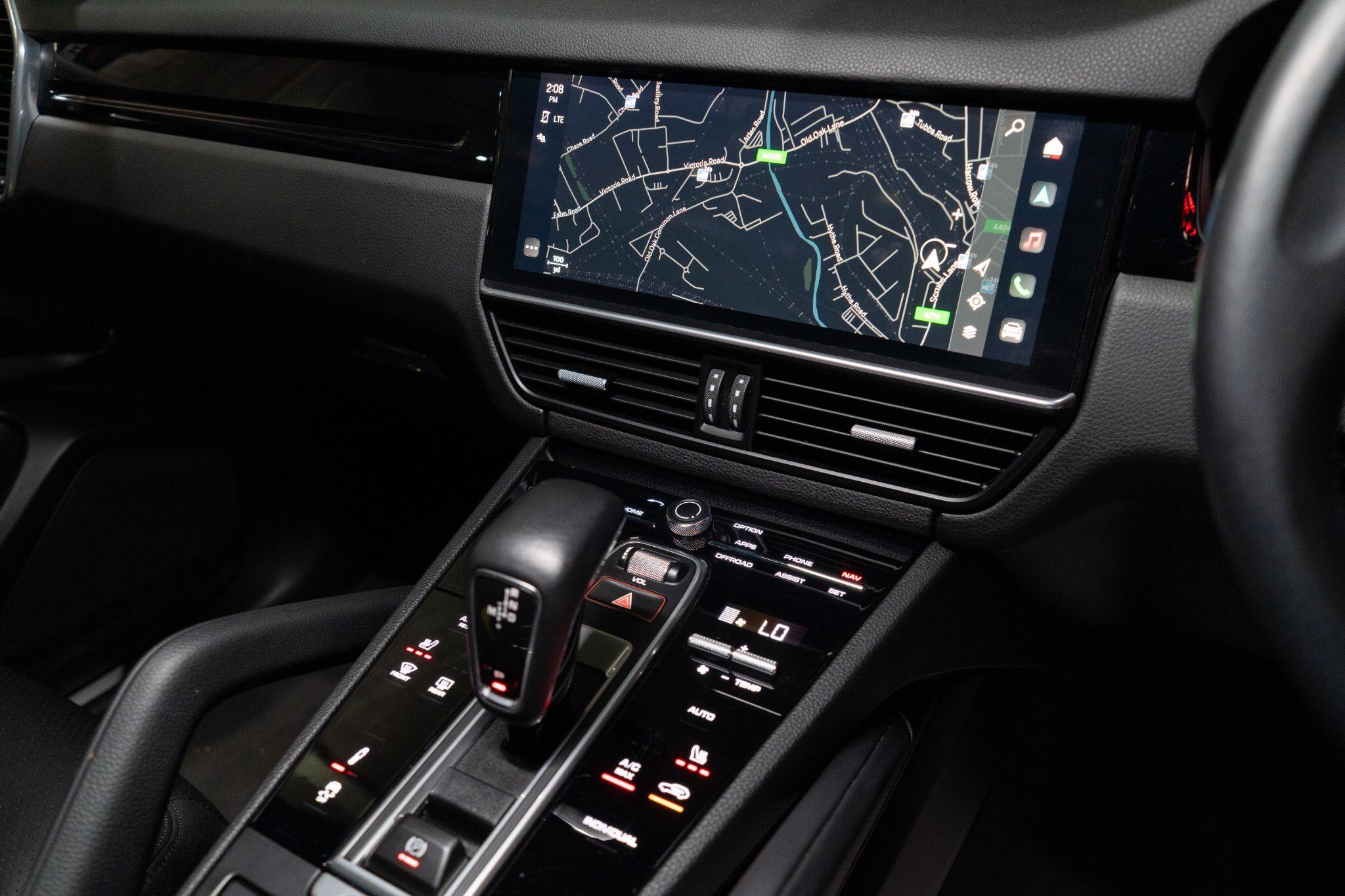 Porsche Cayenne view 18