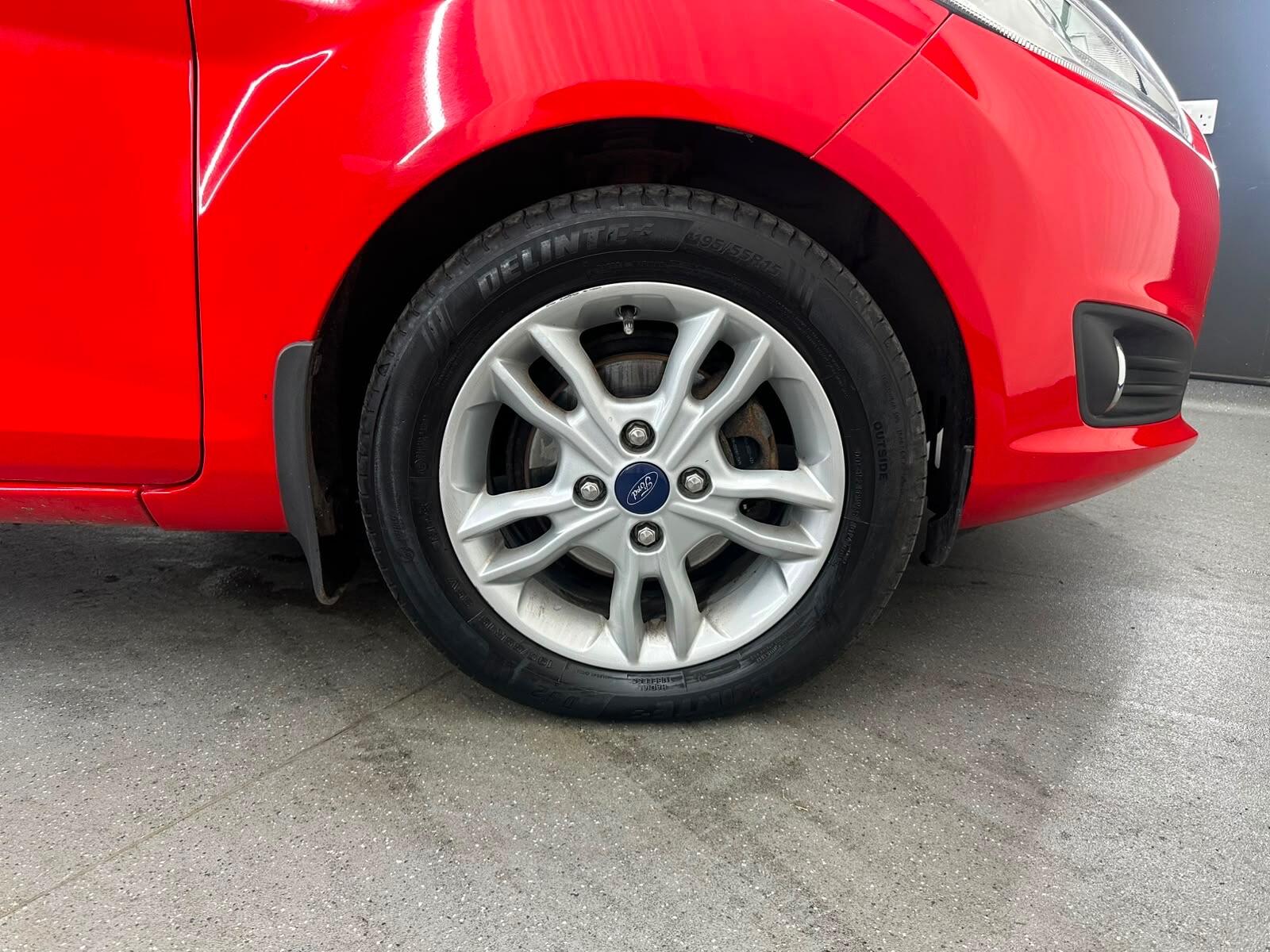 Ford Fiesta view 14