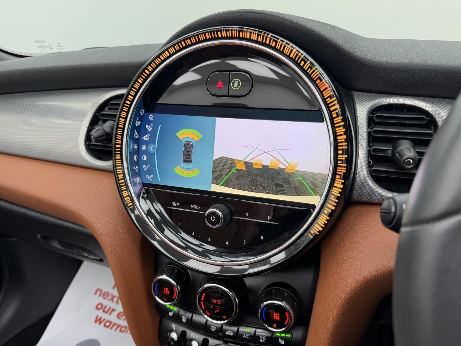 Mini Convertible view 17