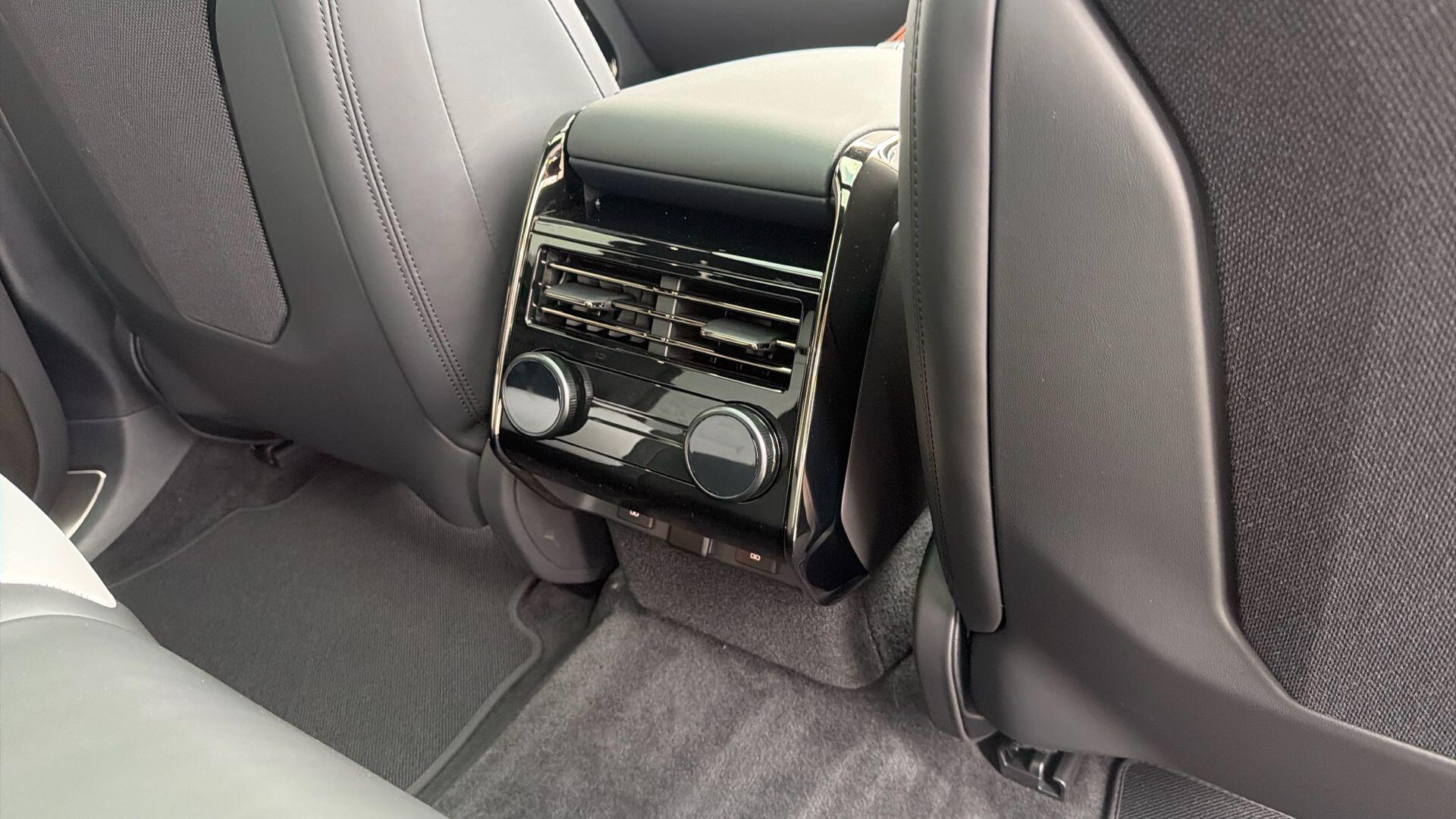 Land Rover Range Rover Sport view 41