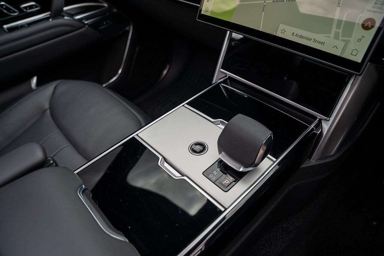 Land Rover Range Rover view 58