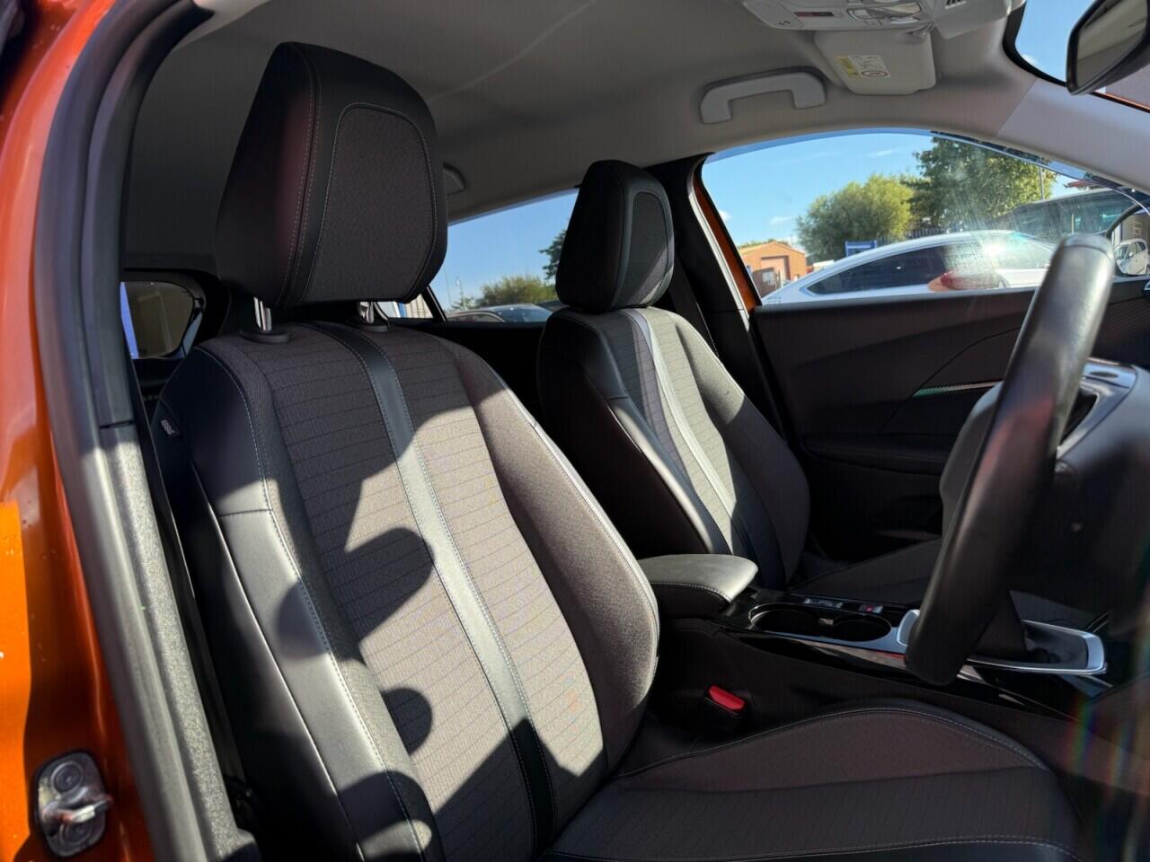 Peugeot 2008 view 45