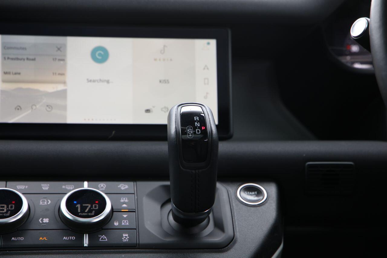Land Rover Defender view 36