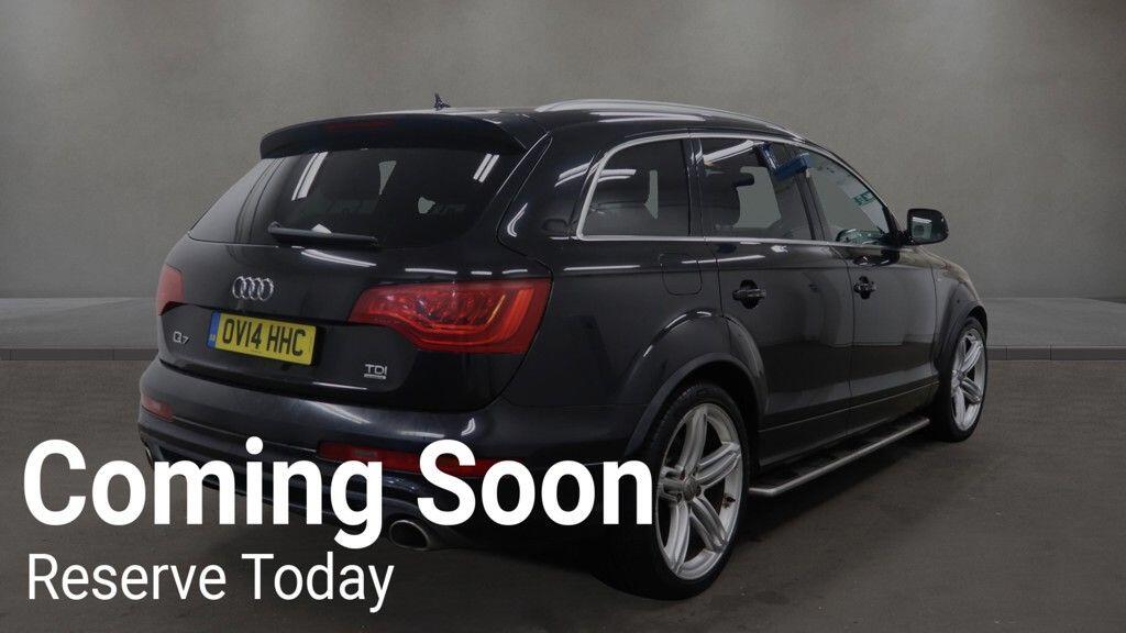 Audi Q7 view 10