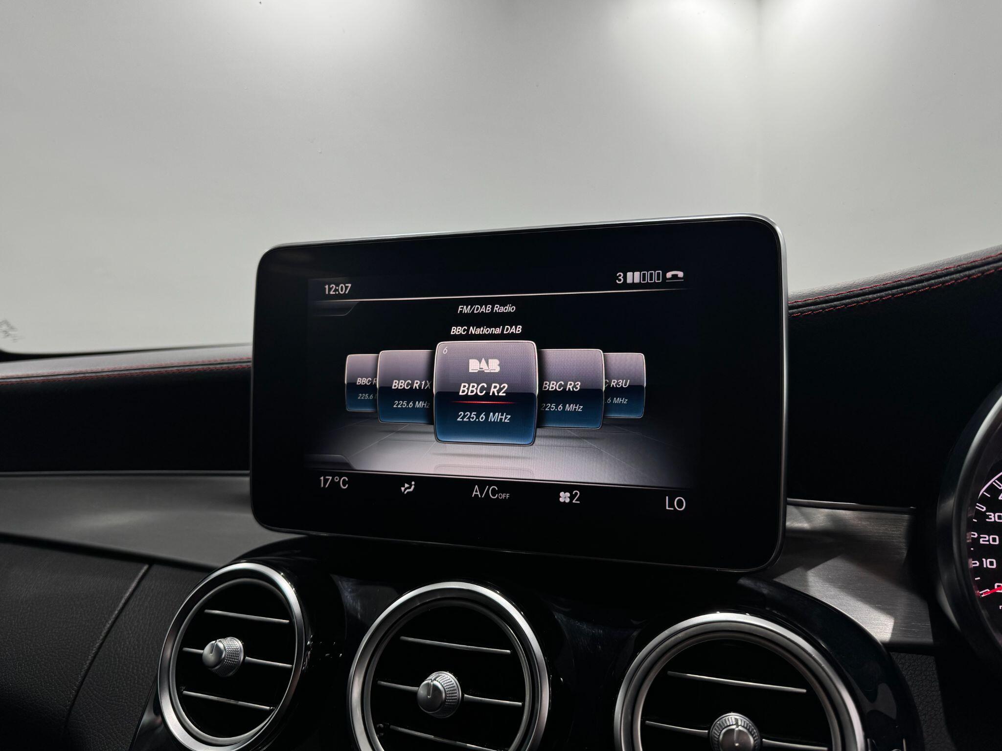 Mercedes-Benz C-Class view 25