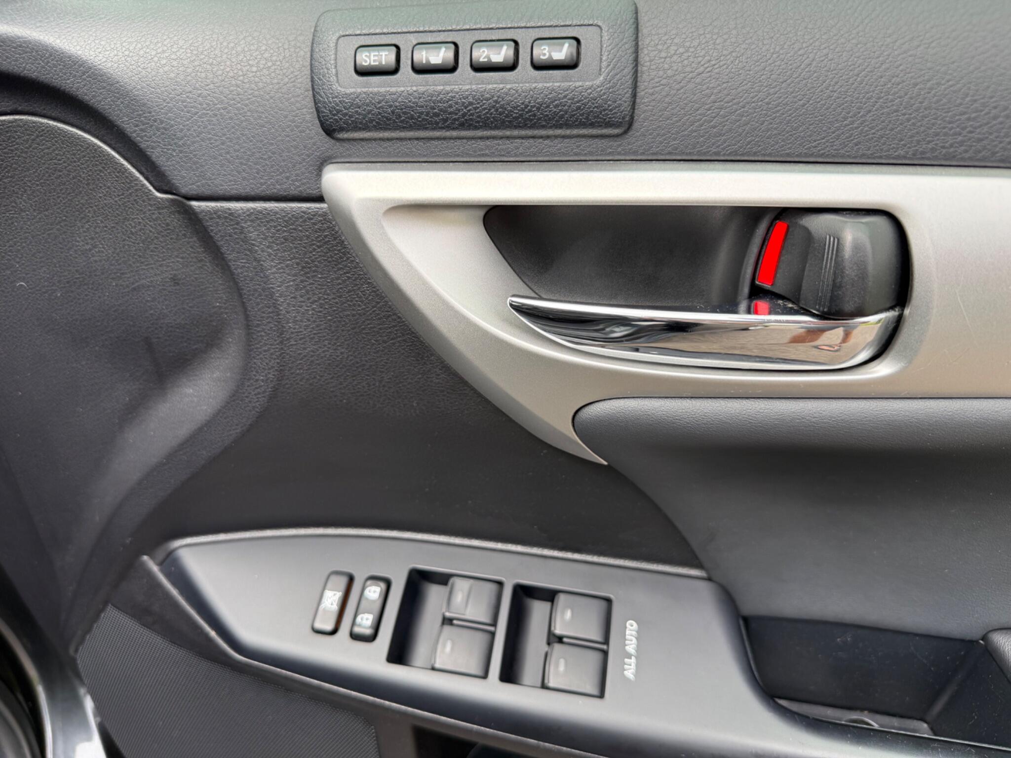 Lexus CT view 28