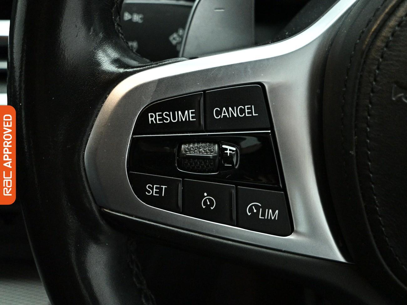 BMW 3 Series view 22