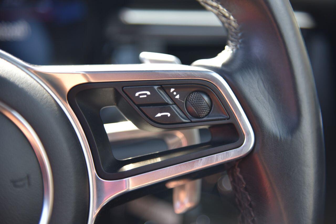 Porsche Macan view 31