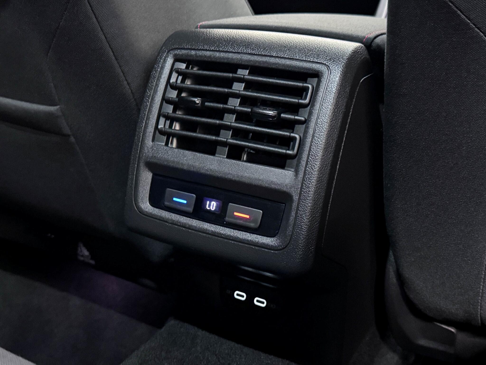 Volkswagen Golf view 11