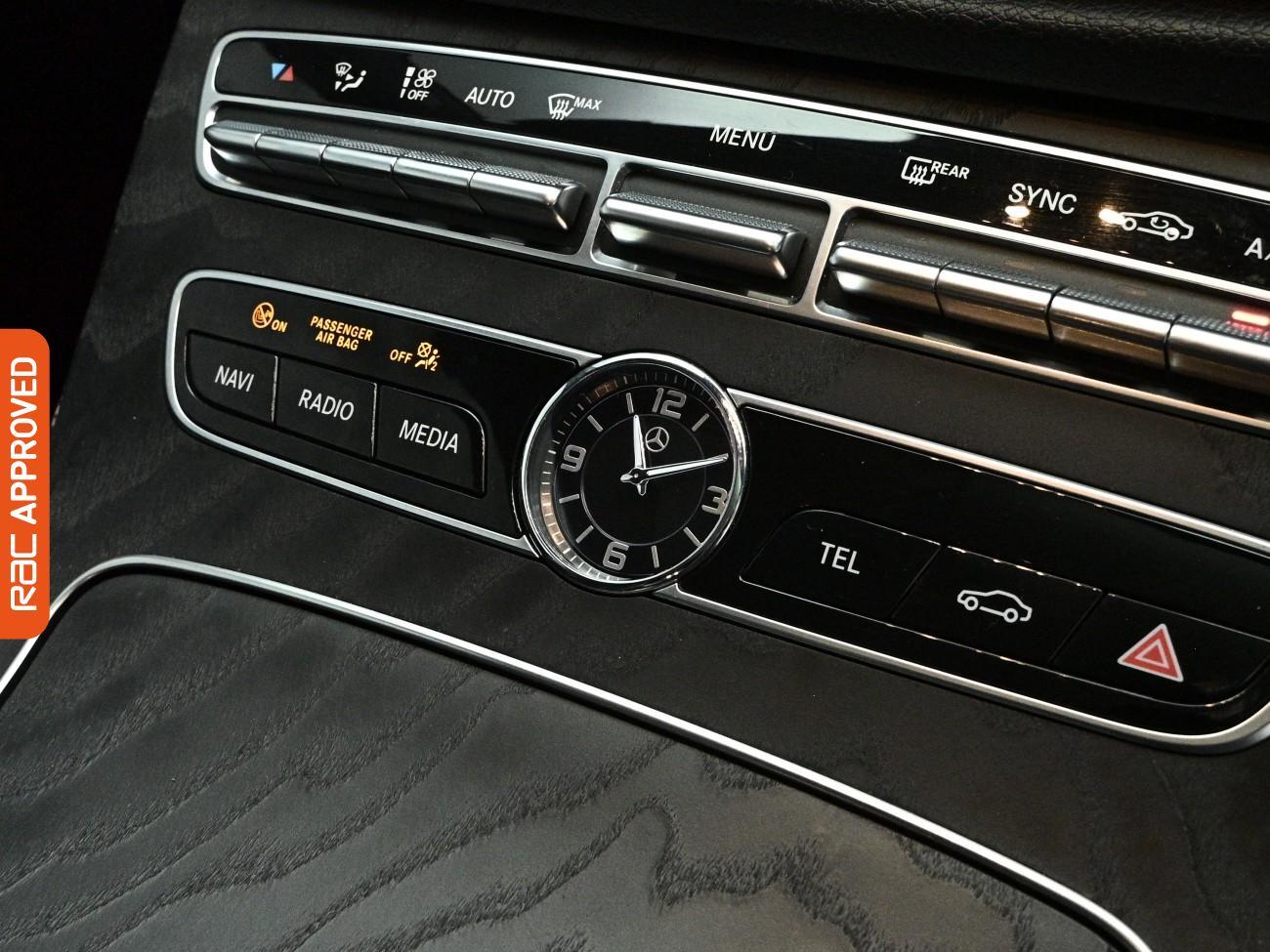 Mercedes-Benz E-Class view 17