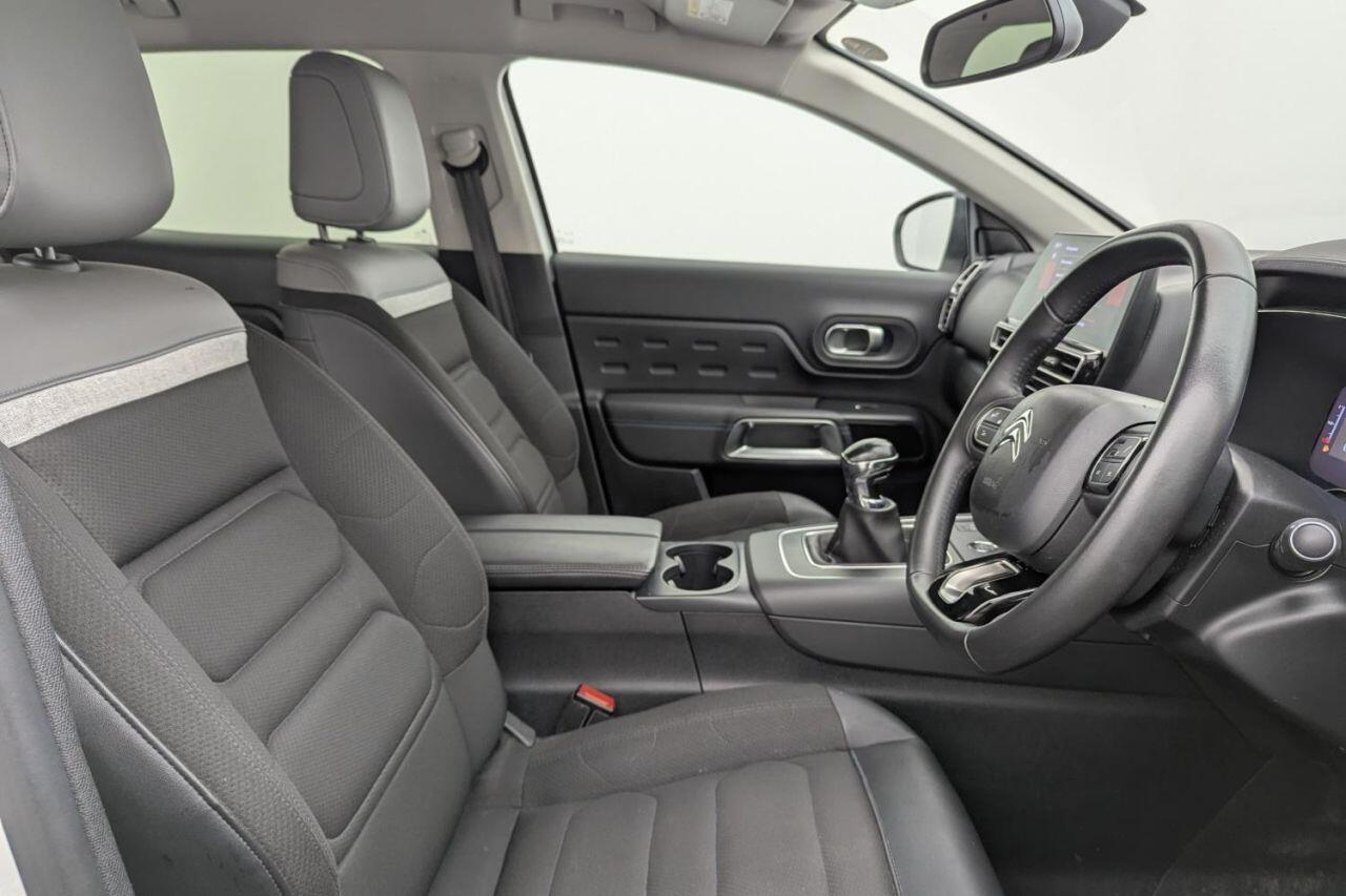 Citroen C5 Aircross view 3