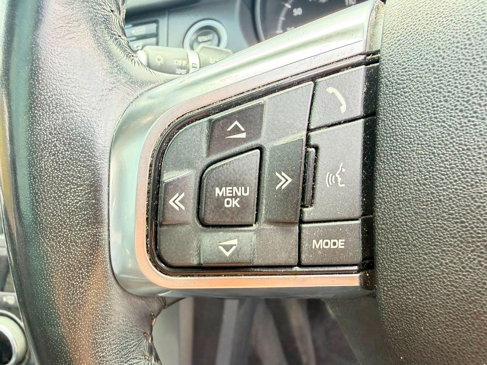 Land Rover Discovery Sport view 21