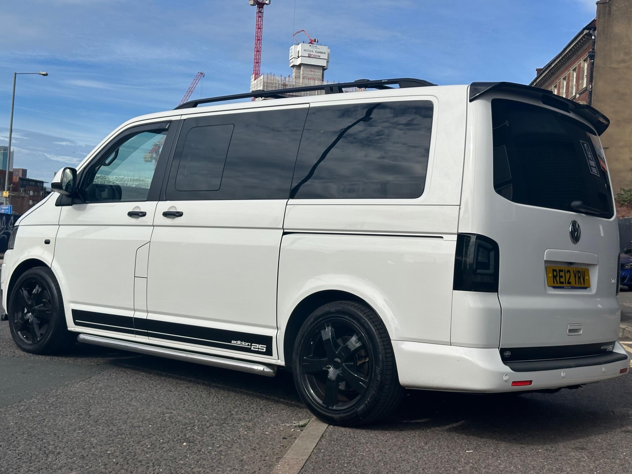 Volkswagen Caravelle view 44