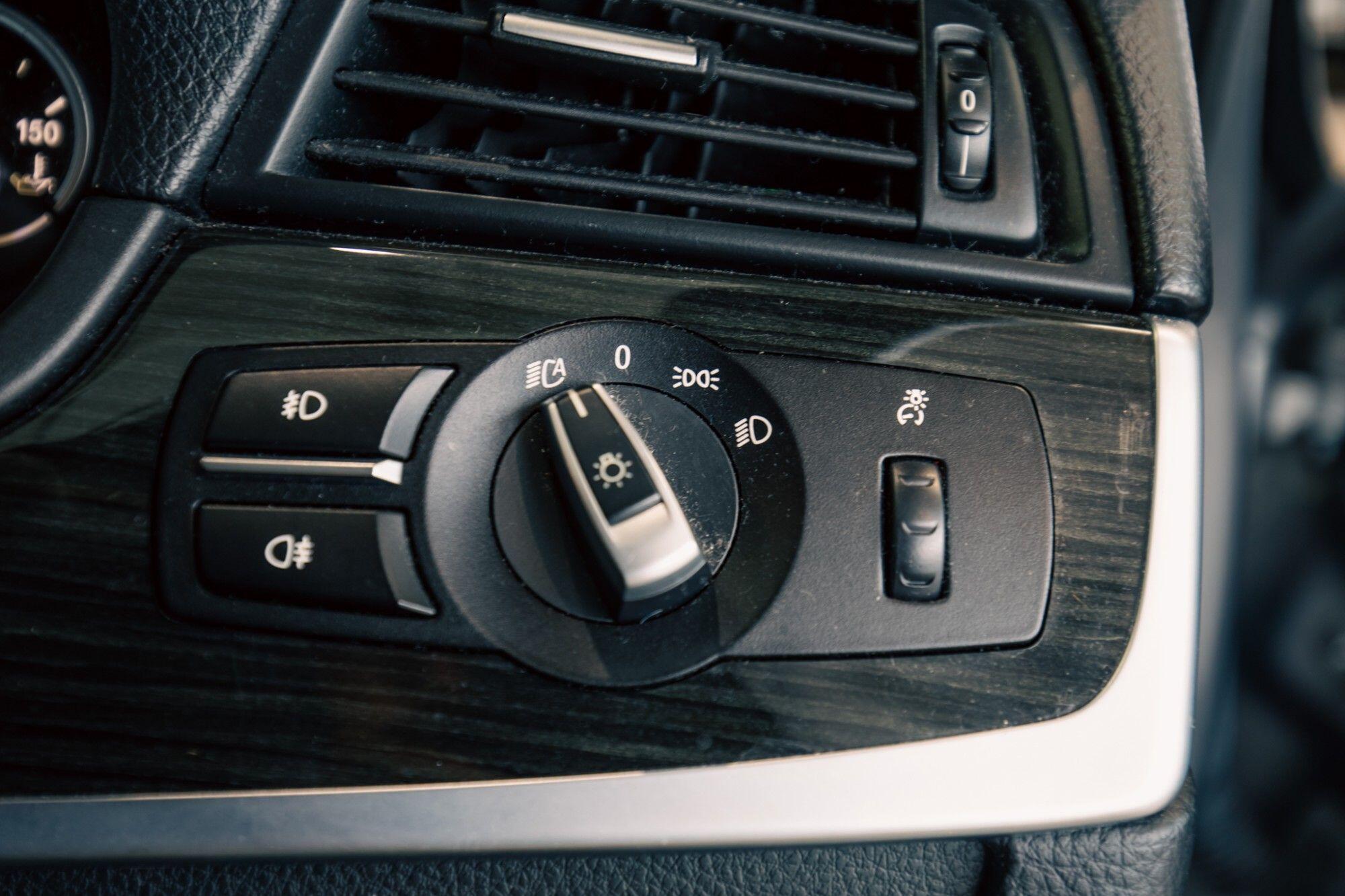 BMW 5 Series view 15