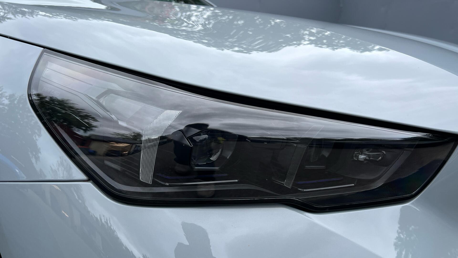 BMW 5 Series view 23