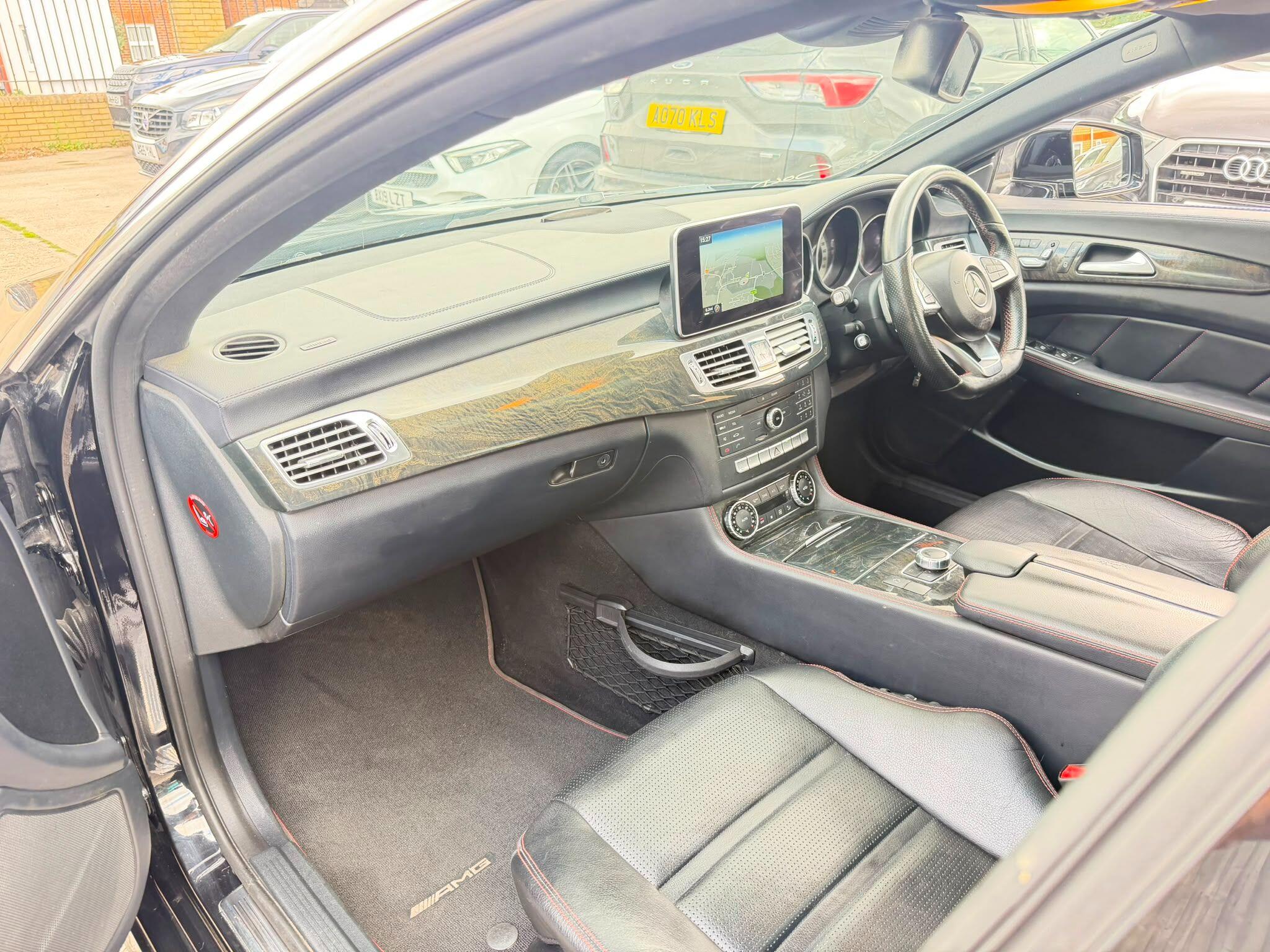 Mercedes-Benz CLS view 20