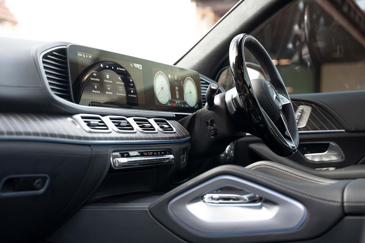Mercedes-Benz GLS view 10