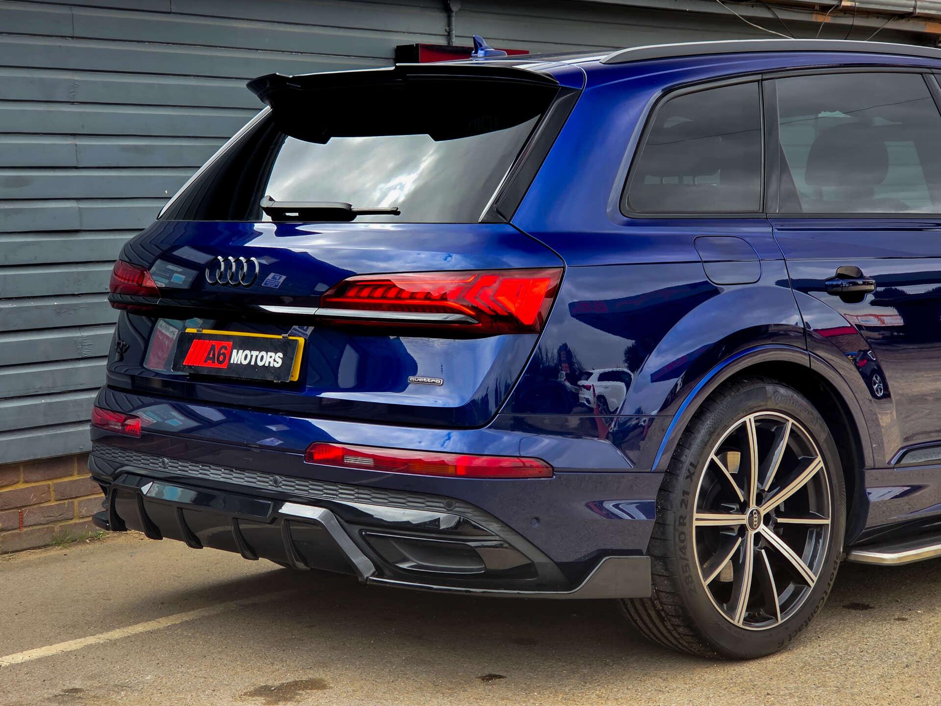 Audi Q7 view 13