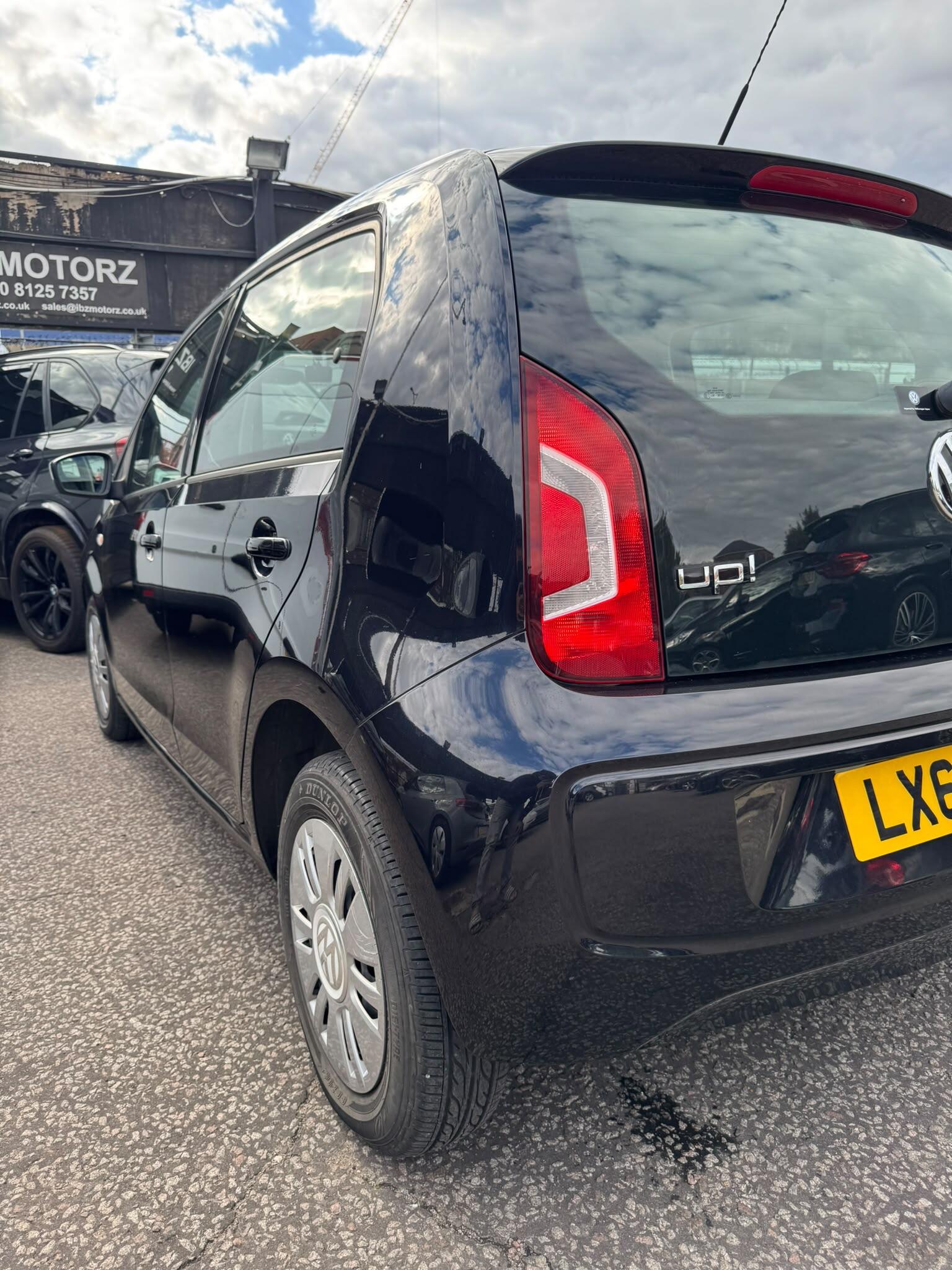 Volkswagen Up! view 13