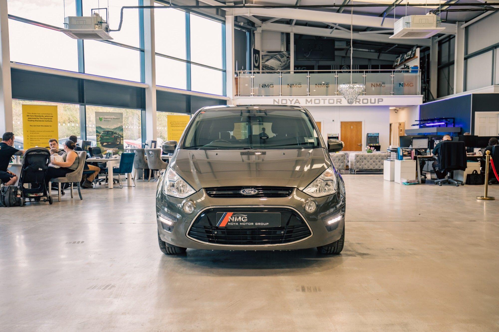 Ford S-Max view 25