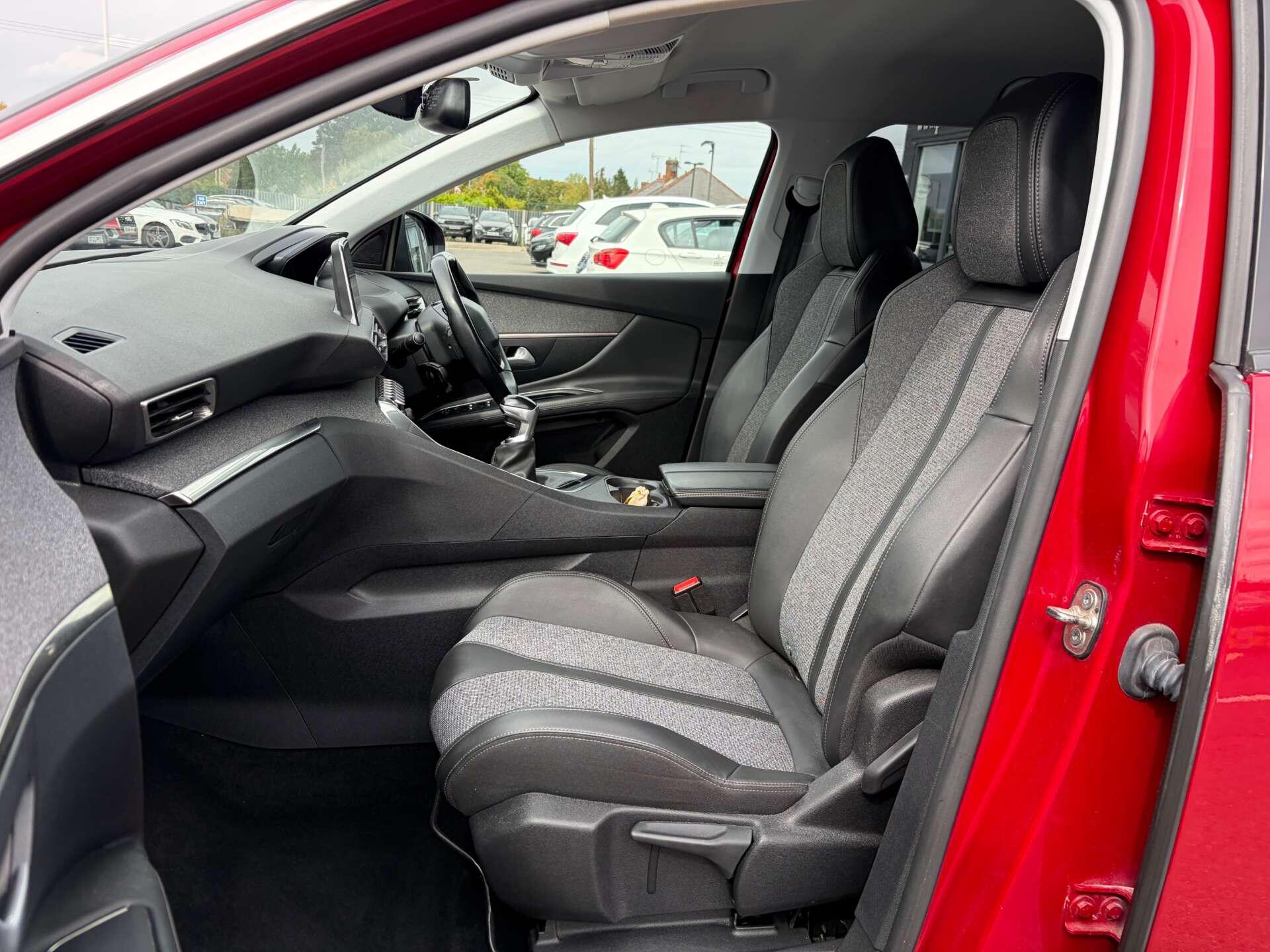 Peugeot 3008 view 15