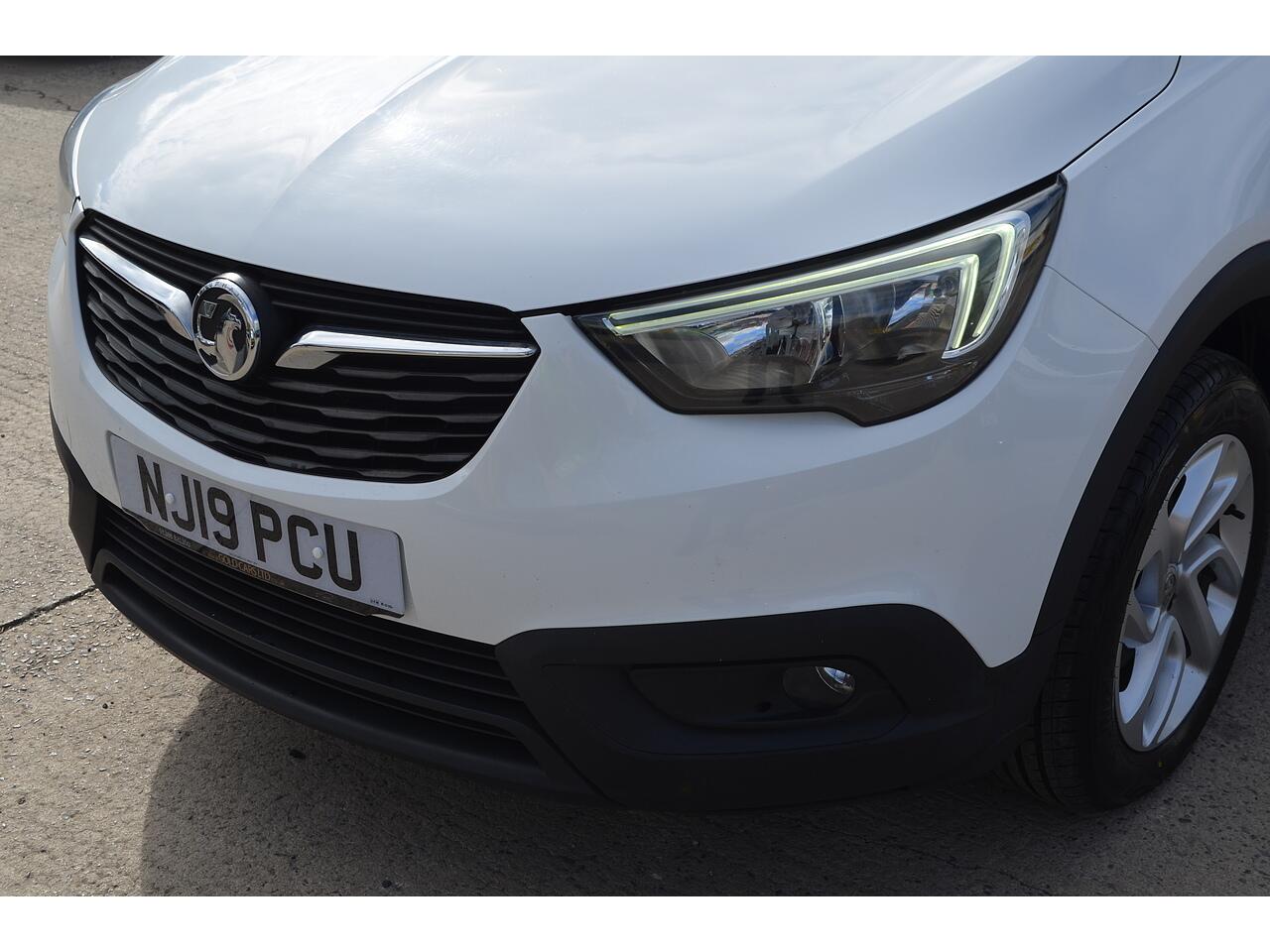 Vauxhall Crossland X view 38
