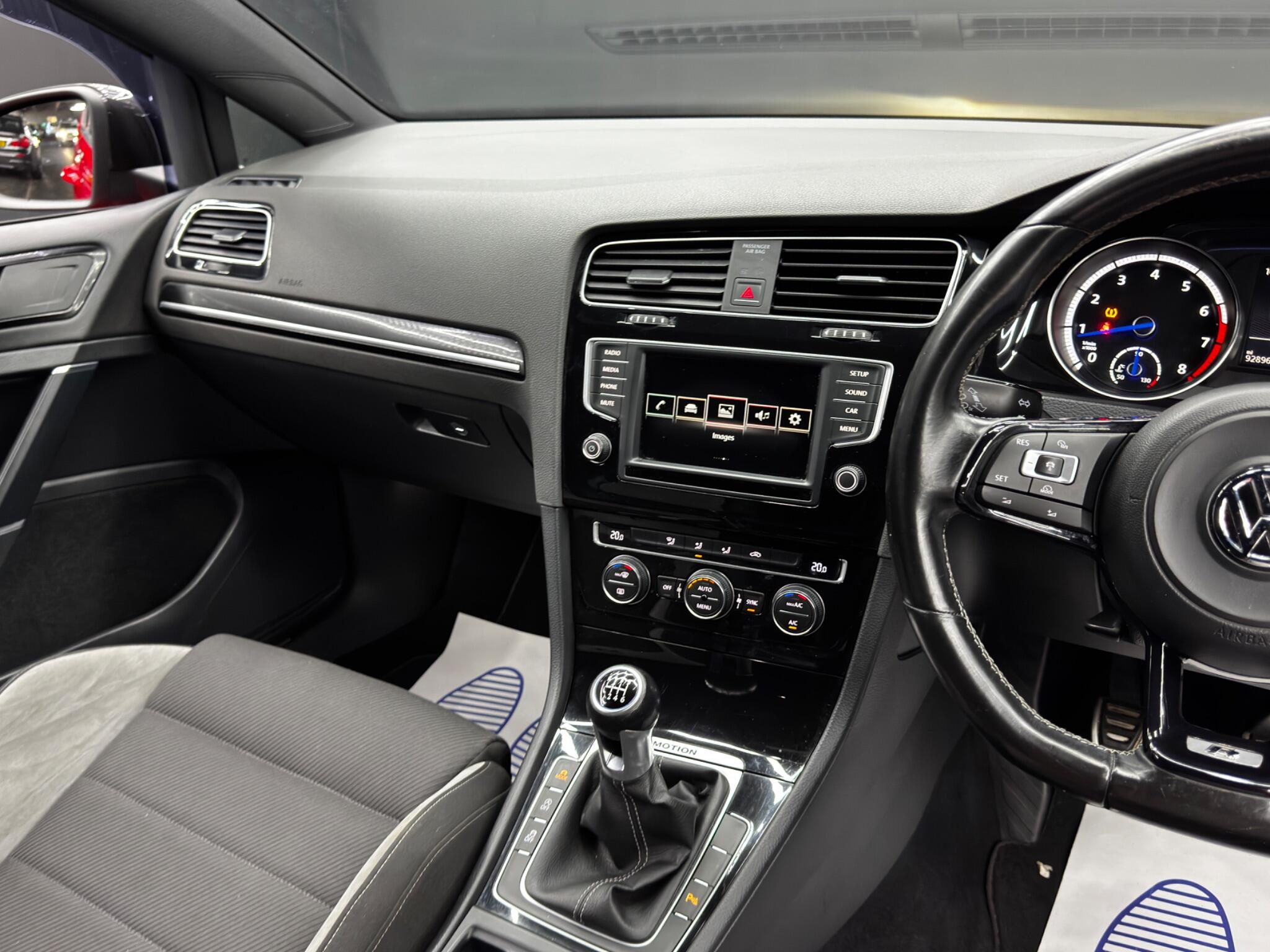 Volkswagen Golf view 22