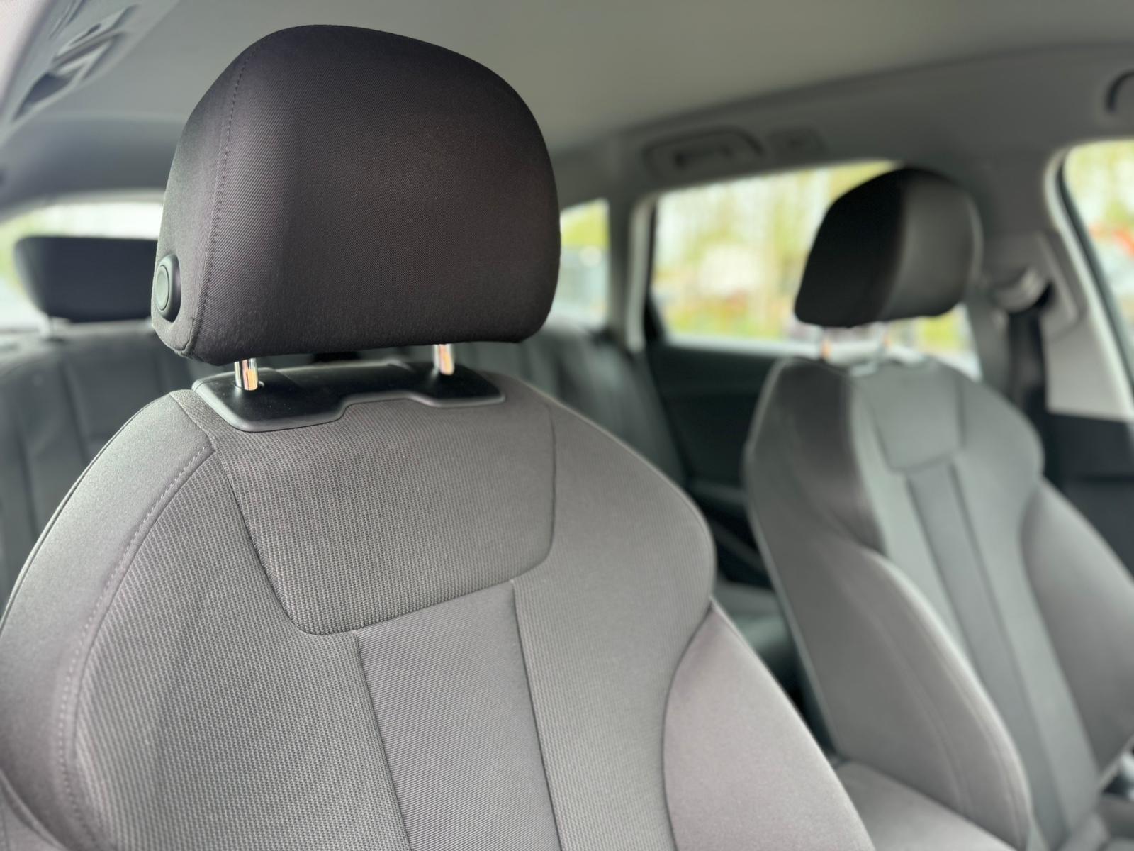 Audi A4 view 19