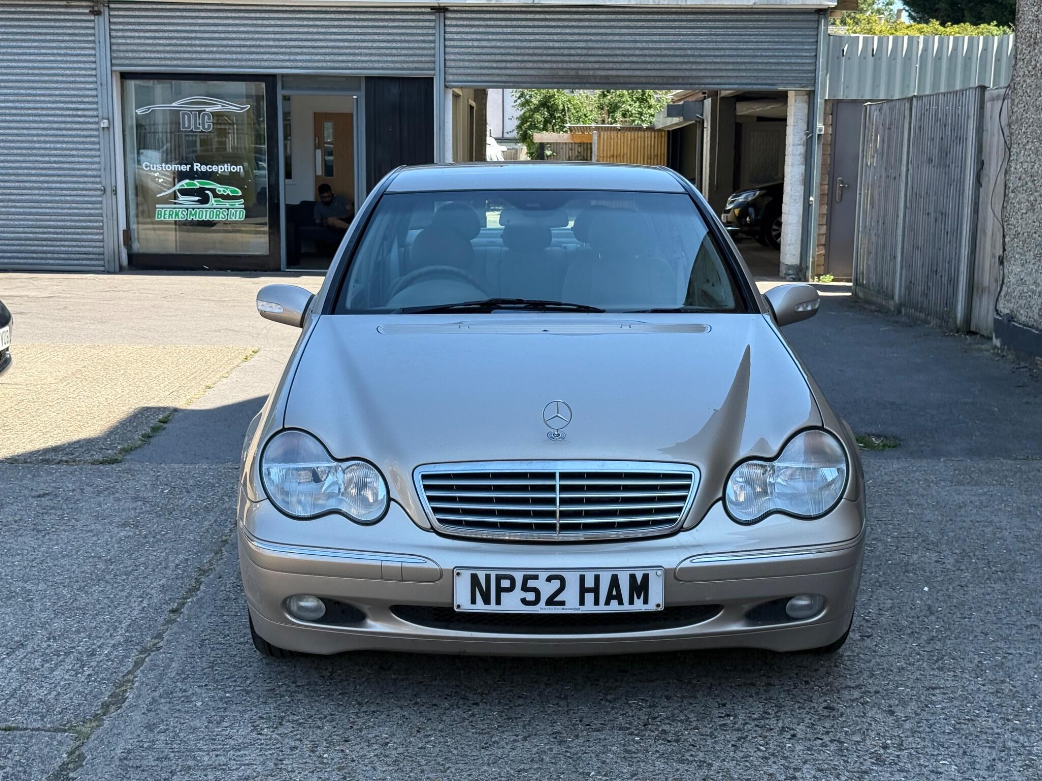 2002 Mercedes-Benz C Class 2.1 C220 CDI Elegance SE 4dr image 6