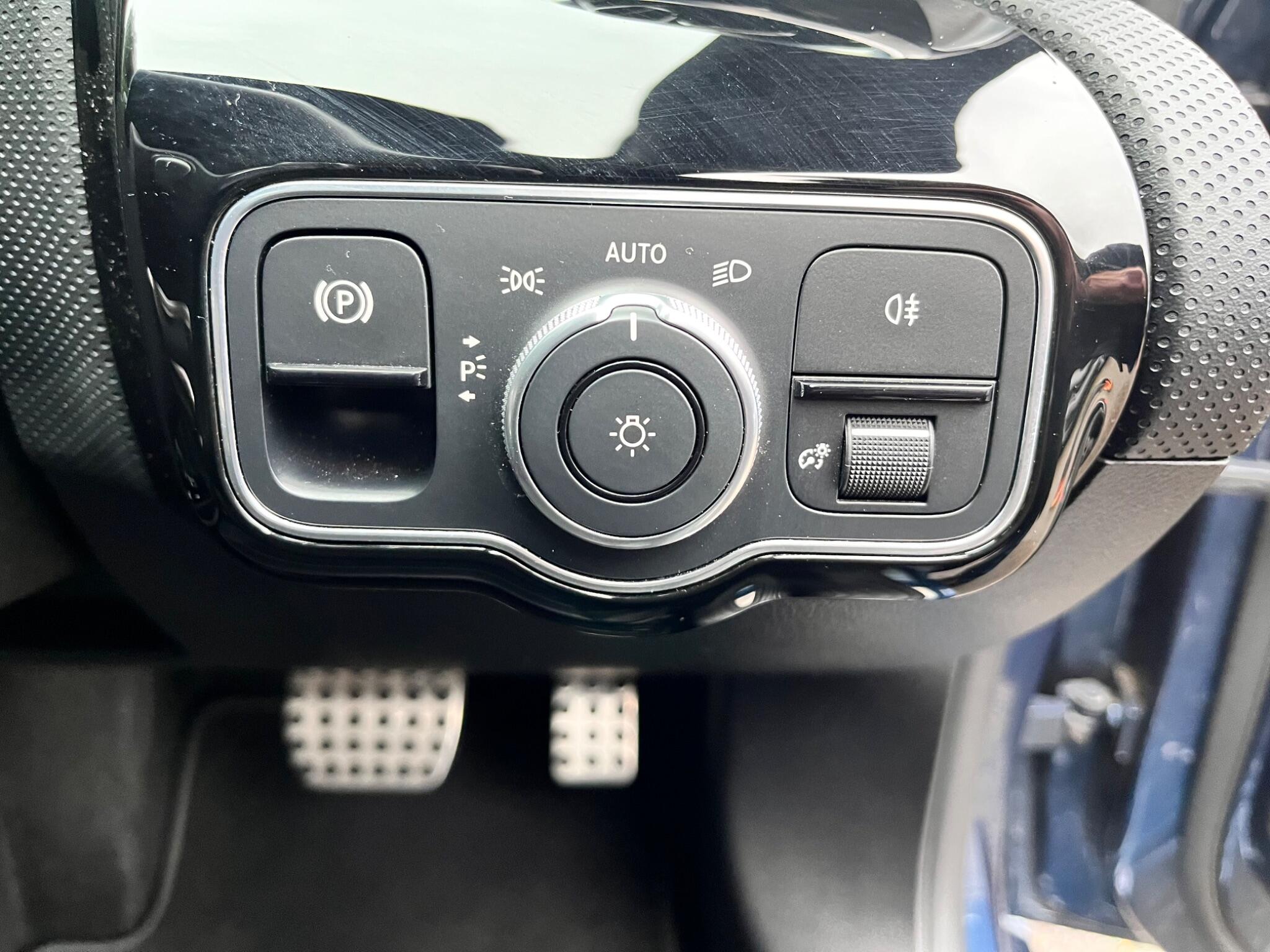 Mercedes-Benz CLA view 36
