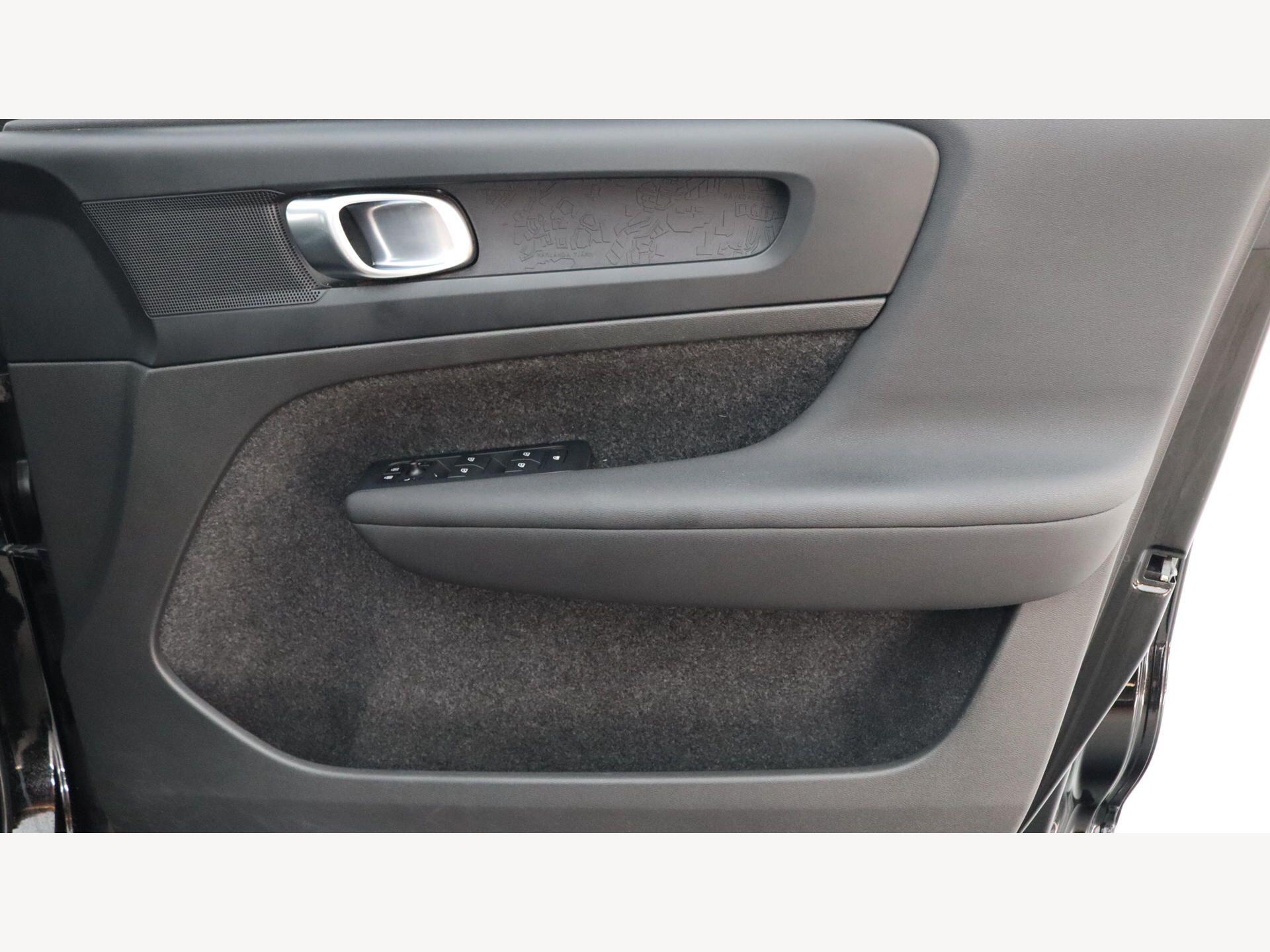 Volvo XC40 view 26