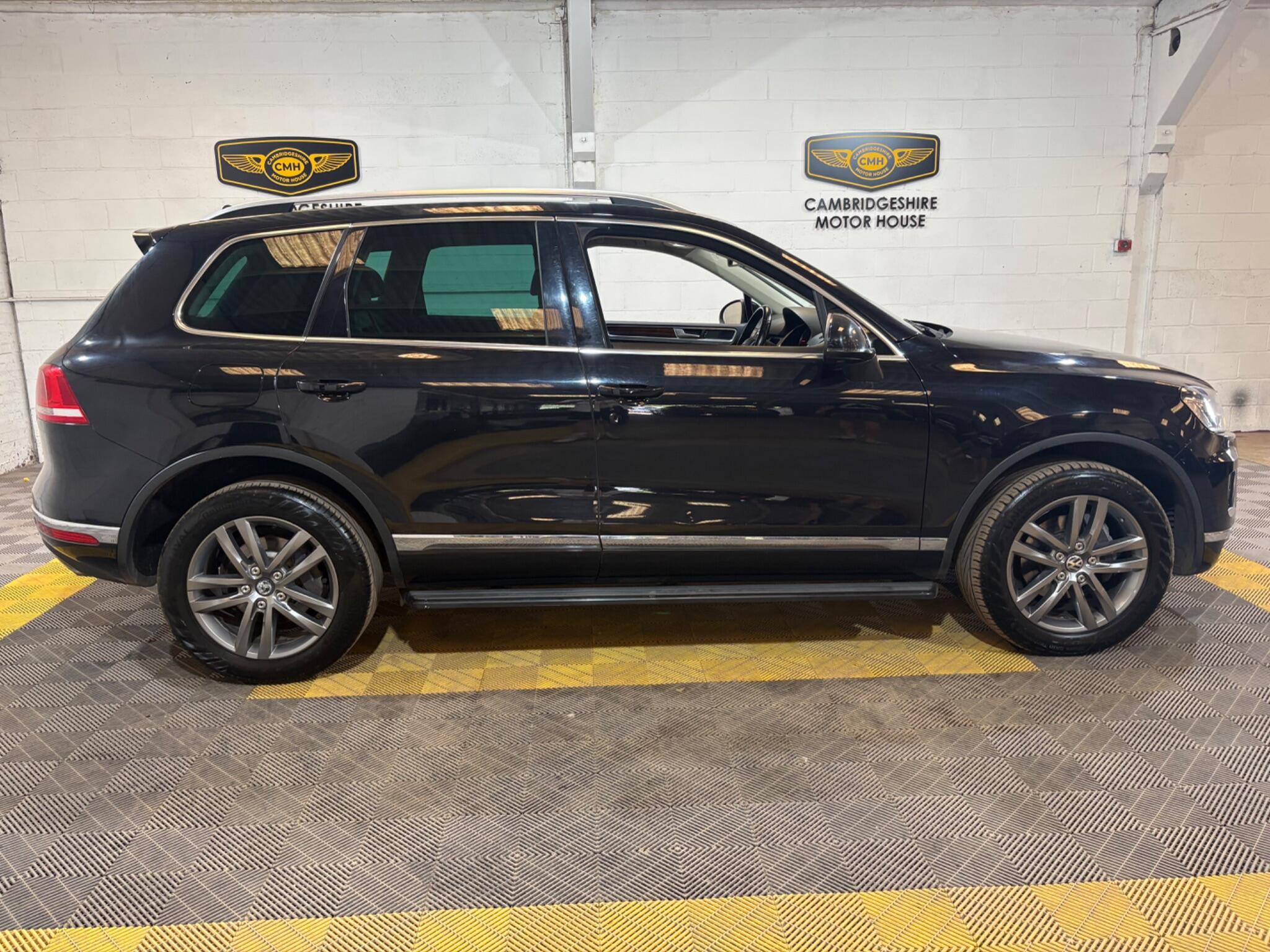 Volkswagen Touareg view 59