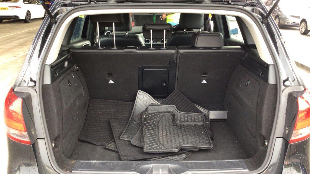 Mercedes-Benz B-Class view 15