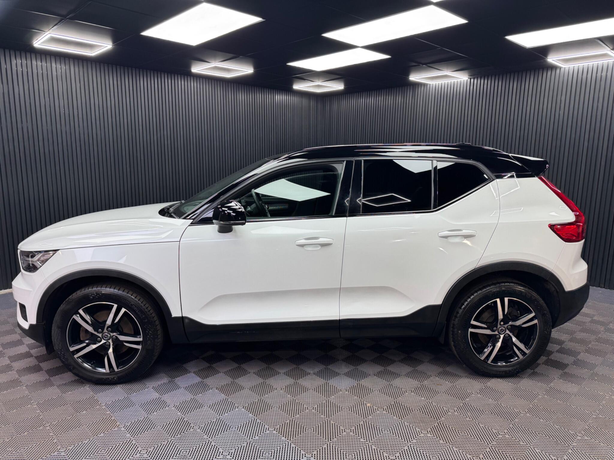 Volvo XC40 view 5