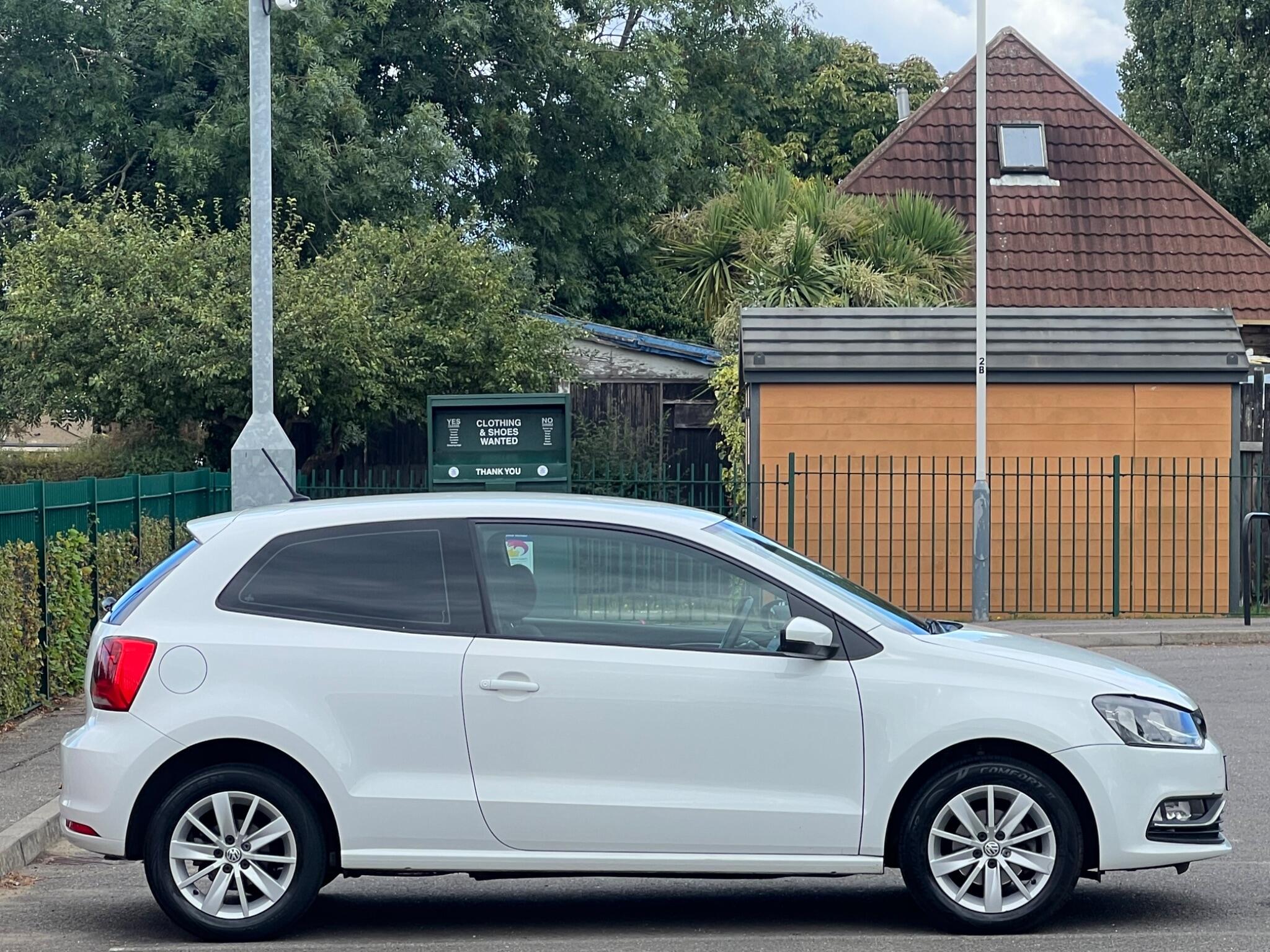 Volkswagen Polo view 6
