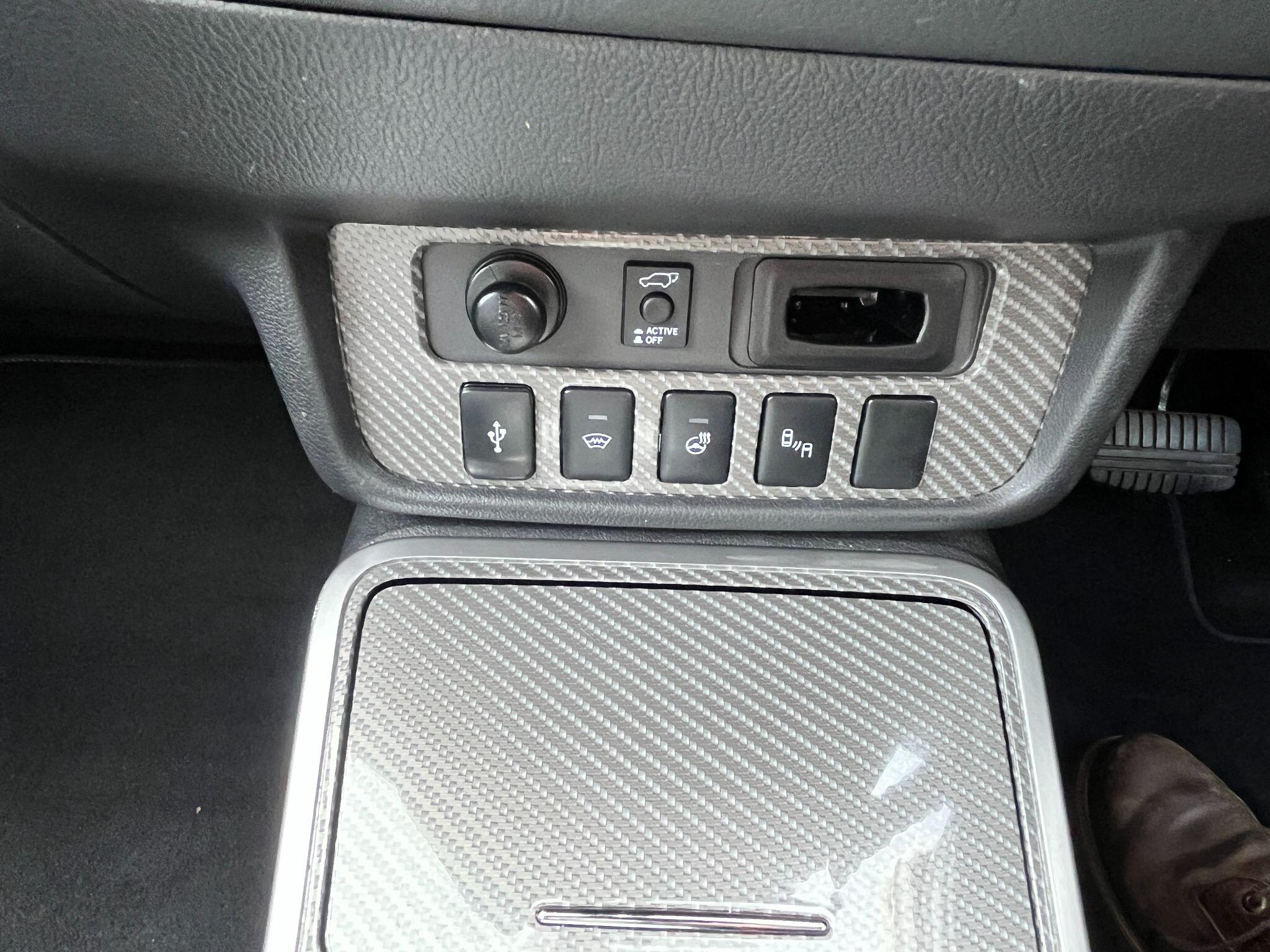 Mitsubishi Outlander view 29
