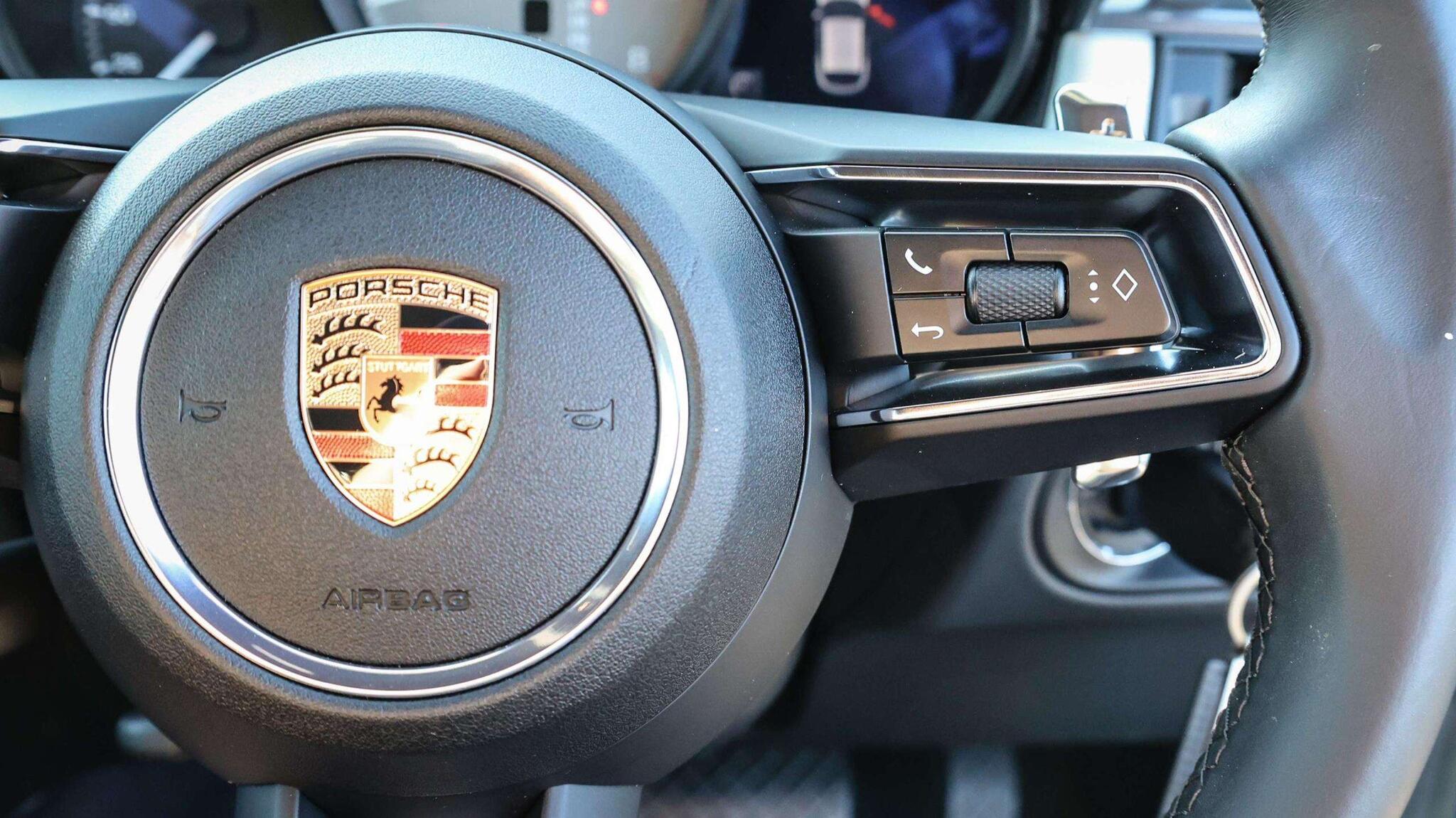 Porsche Macan view 18