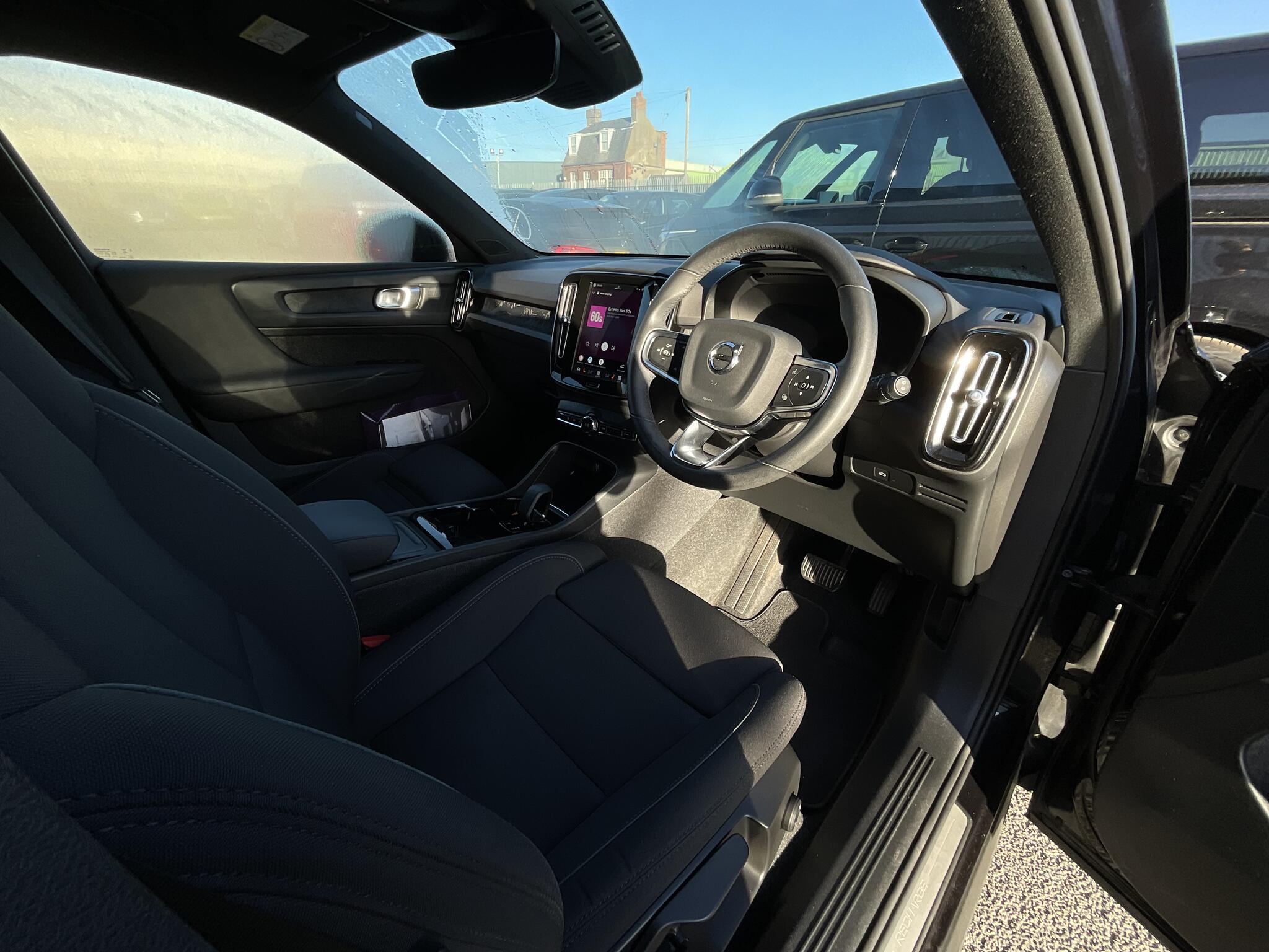 Volvo XC40 view 7