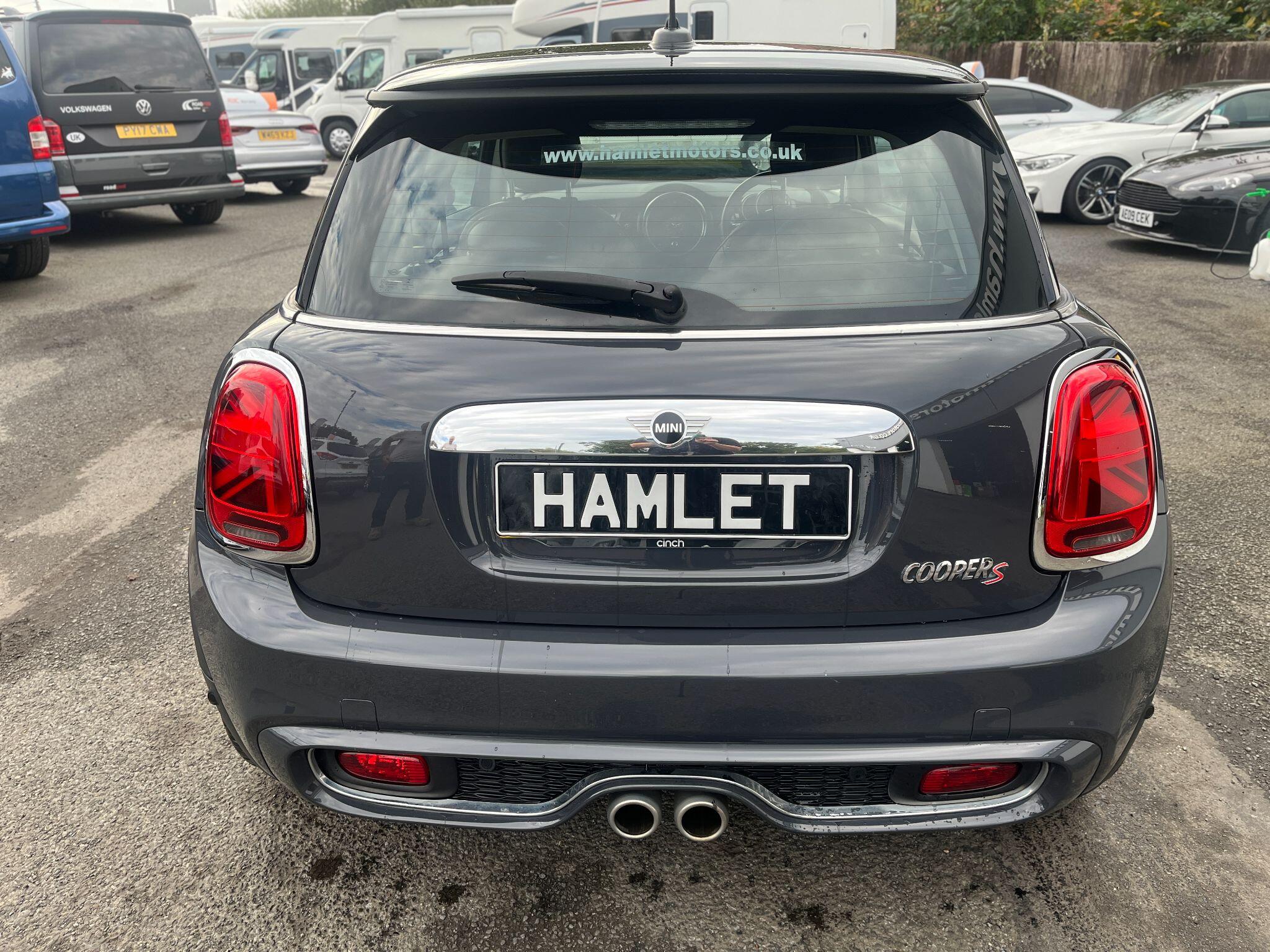 Mini Hatch view 5