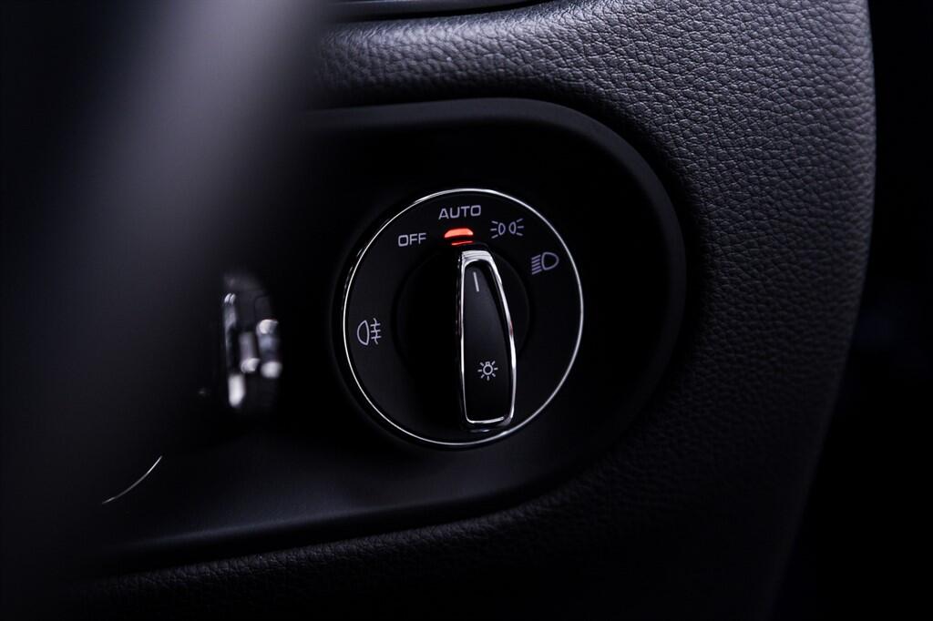 Porsche Macan view 25