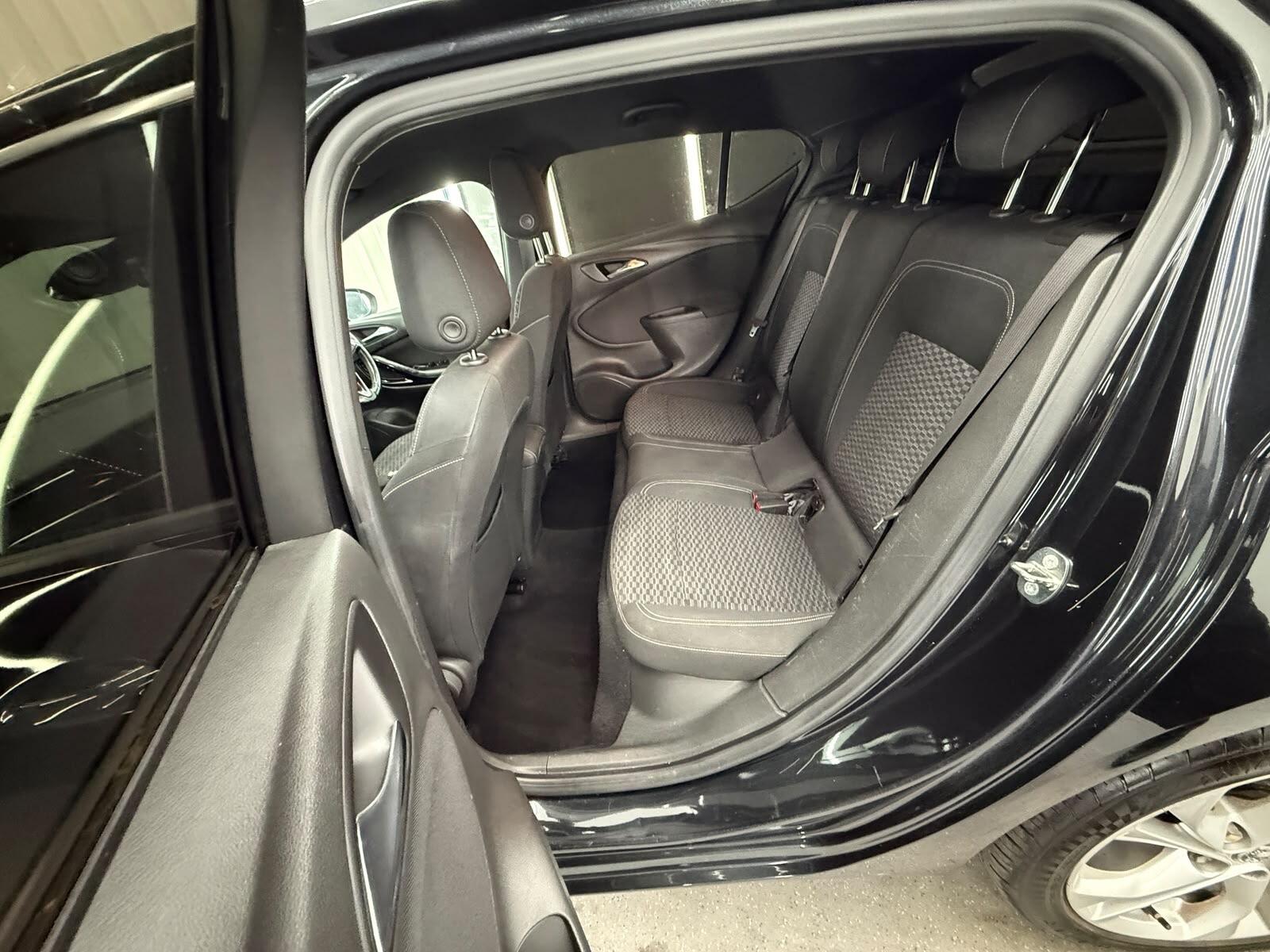 Vauxhall Astra view 30