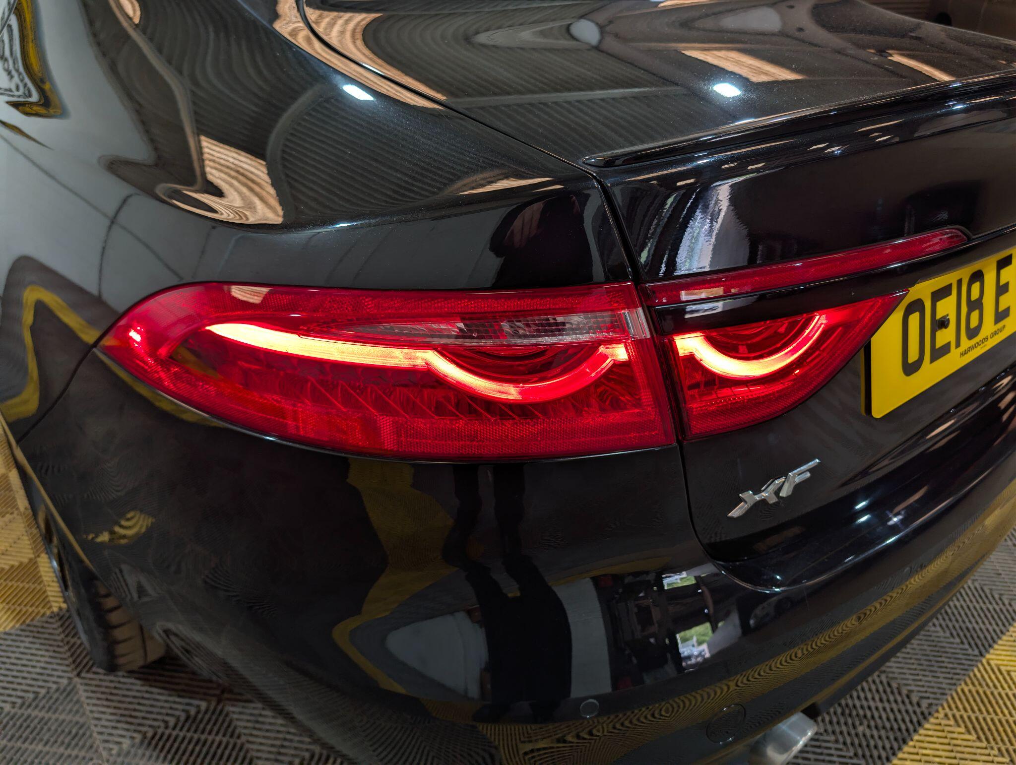 Jaguar XF view 85