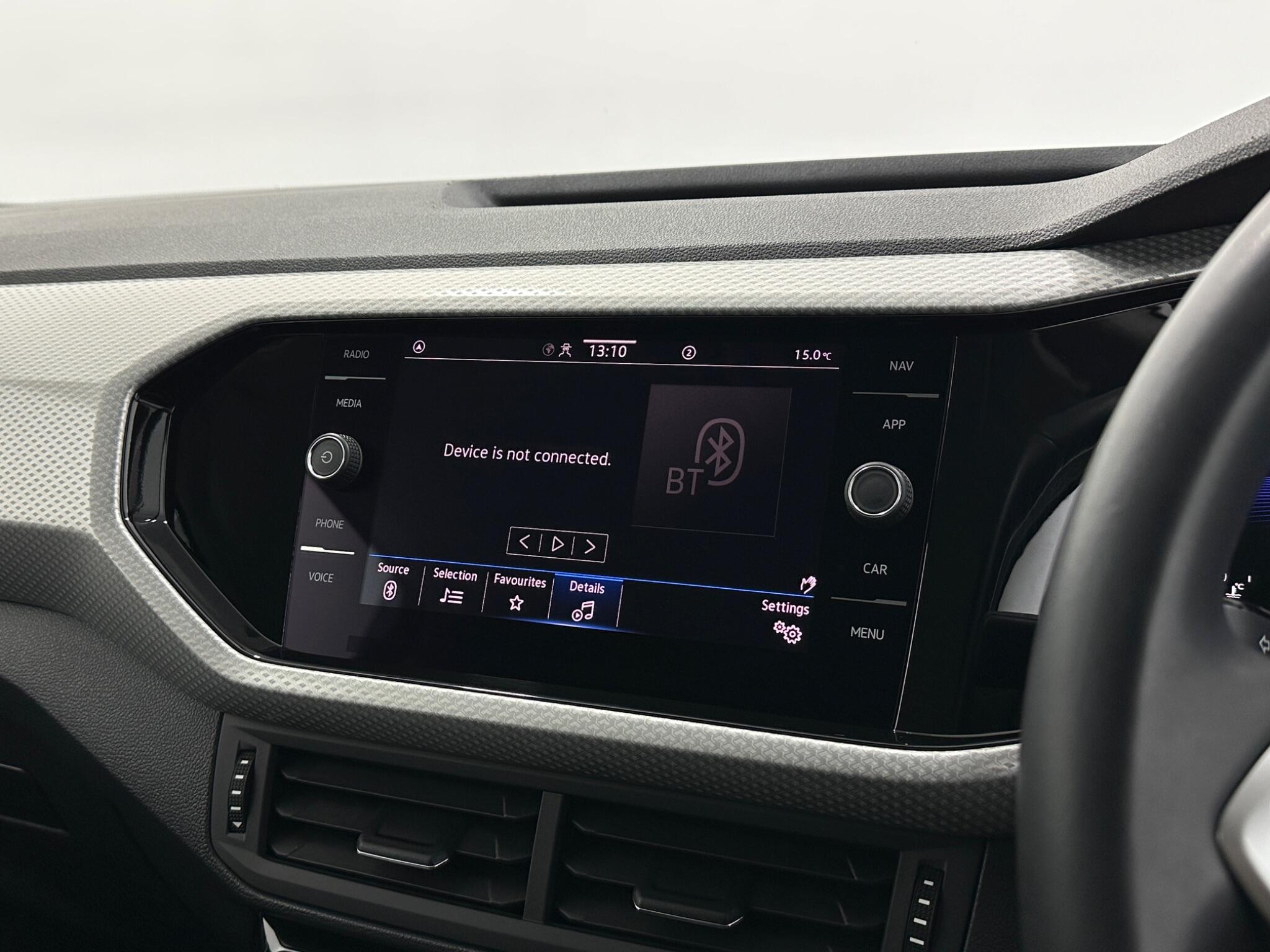 Volkswagen T-Cross view 24