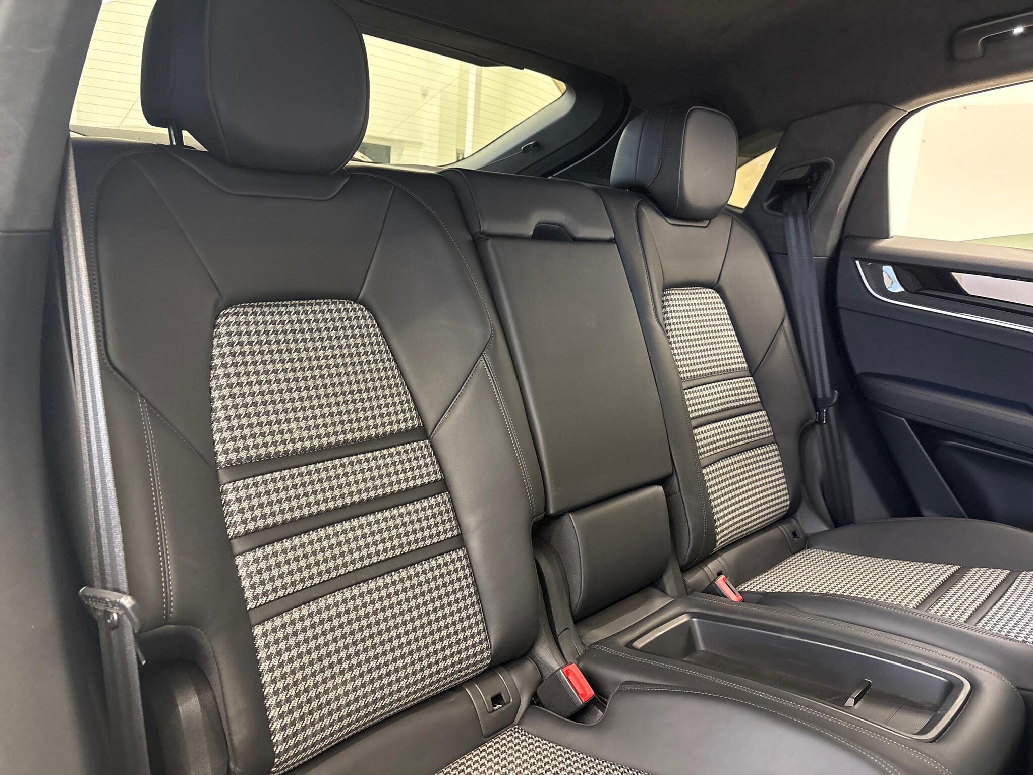 Porsche Cayenne view 28