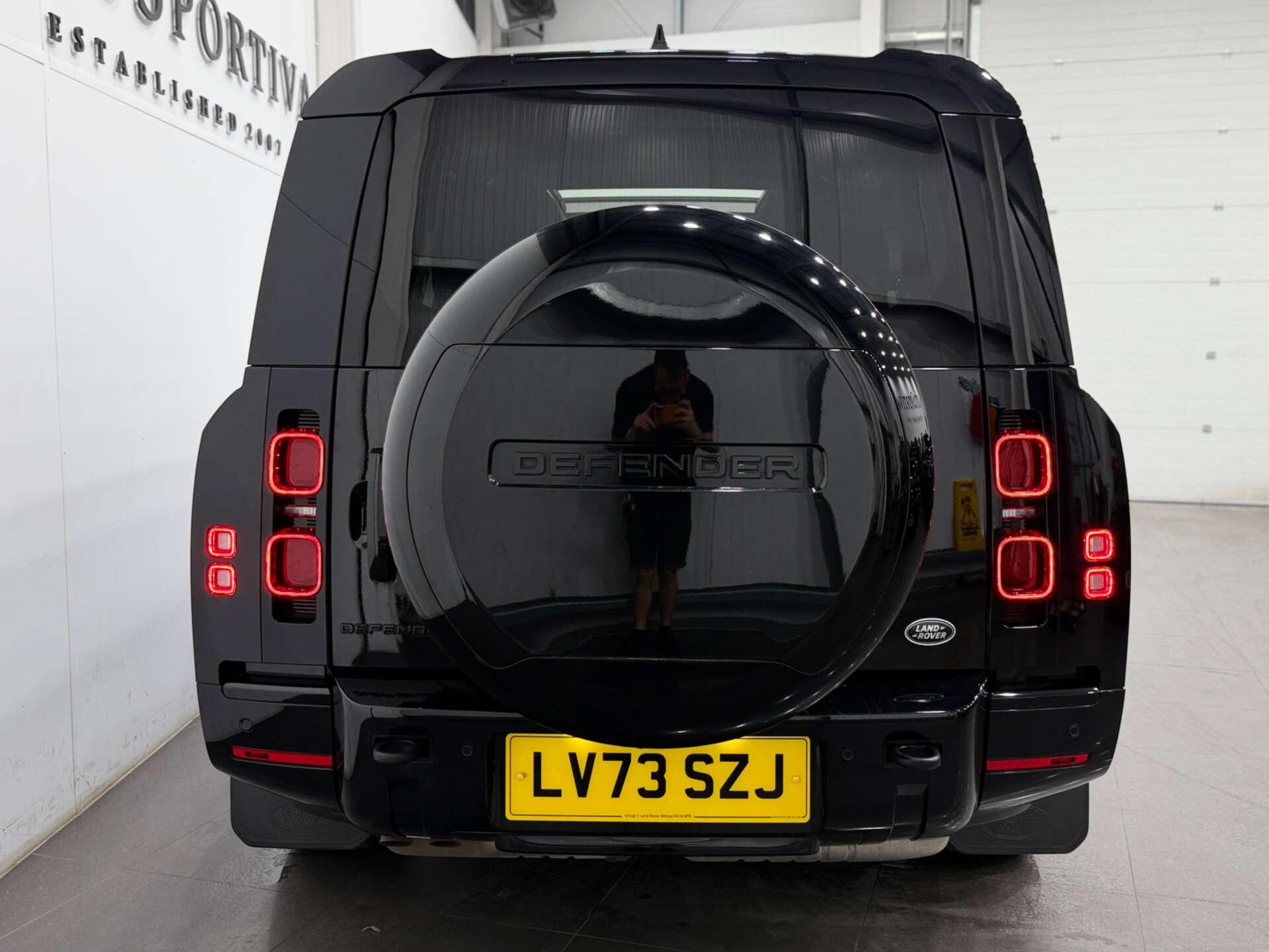 Land Rover Defender view 7