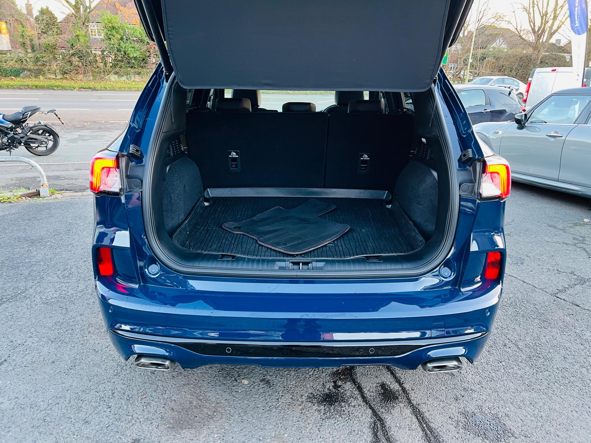 2023 Ford Kuga 2.5 EcoBoost Duratec 14.4kWh ST-Line X CVT Euro 6 (s/s) 5dr • 23,532 miles image 57