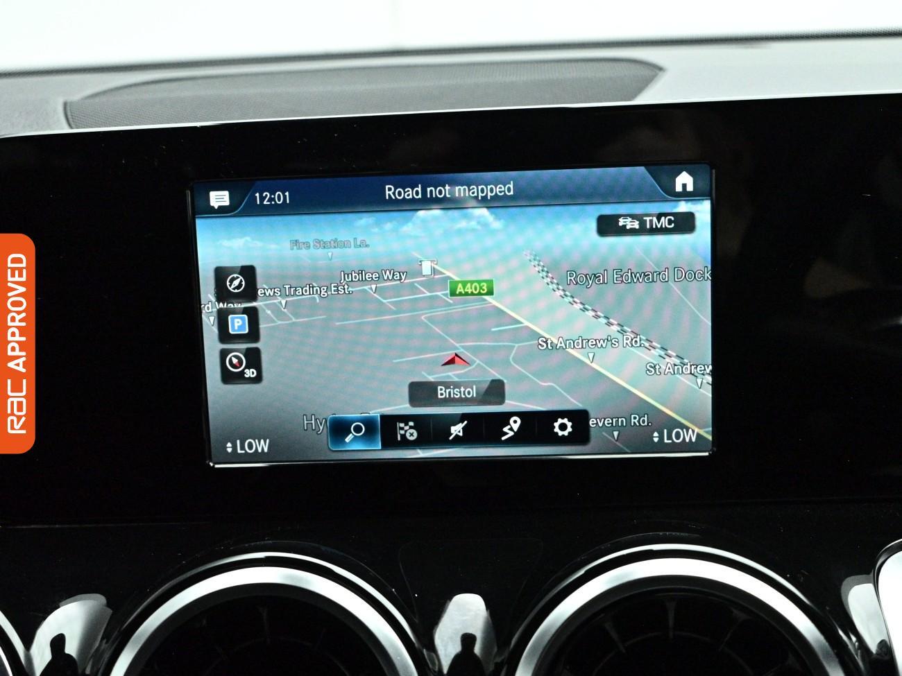 Mercedes-Benz GLB view 3