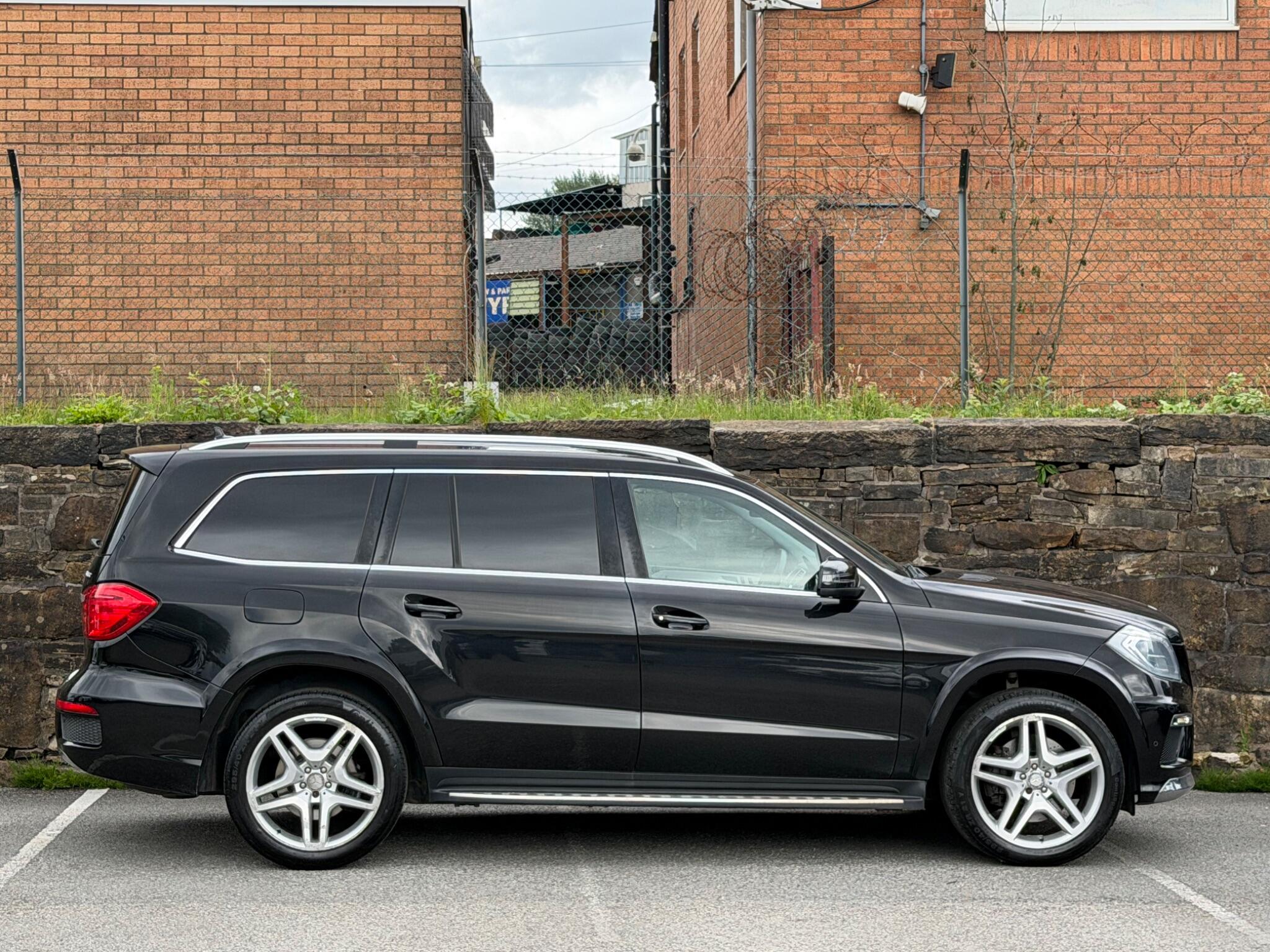Mercedes-Benz GL view 8